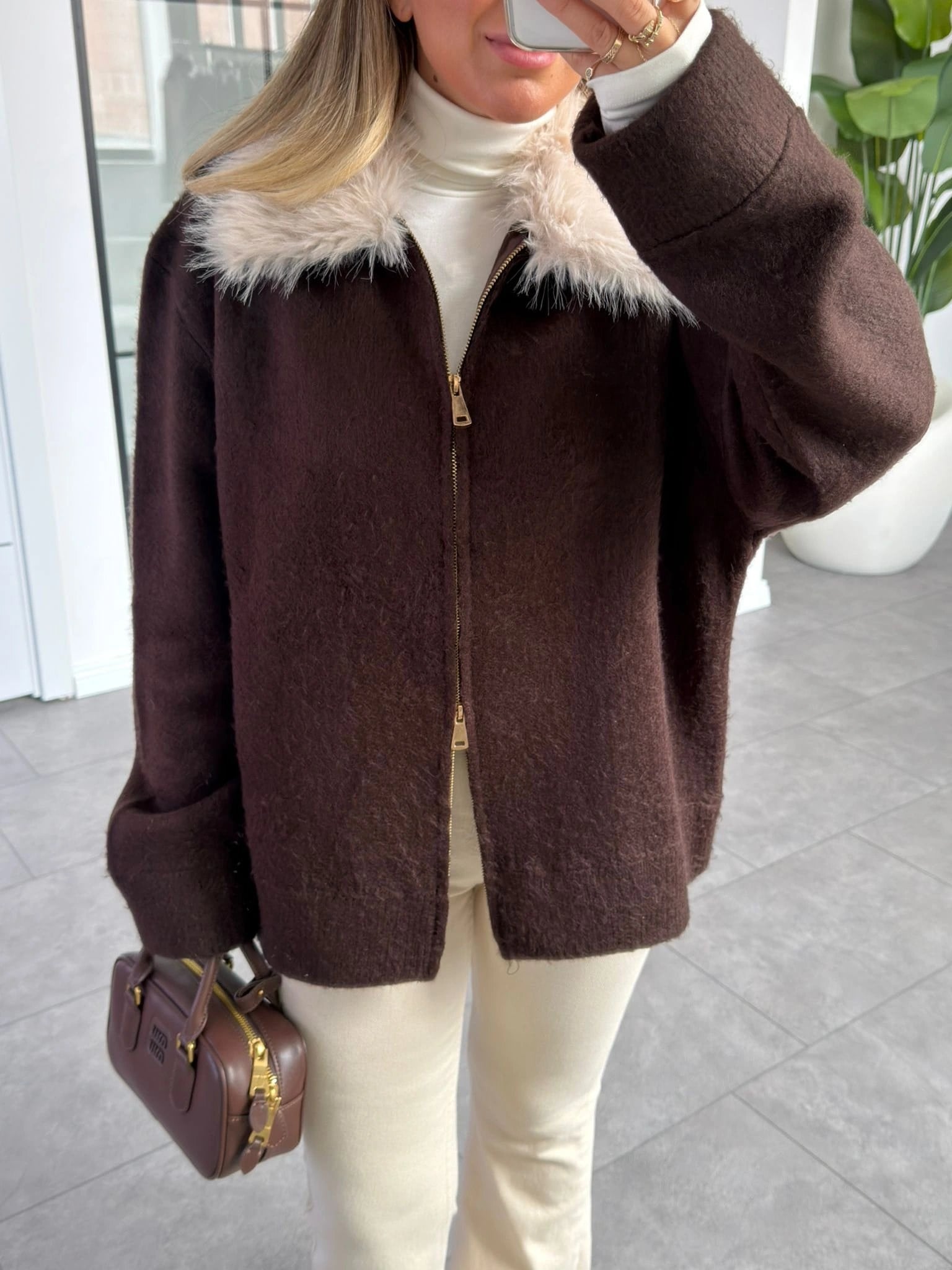 CAMEL YAKASI KÜRK DETAYLI HIRKA