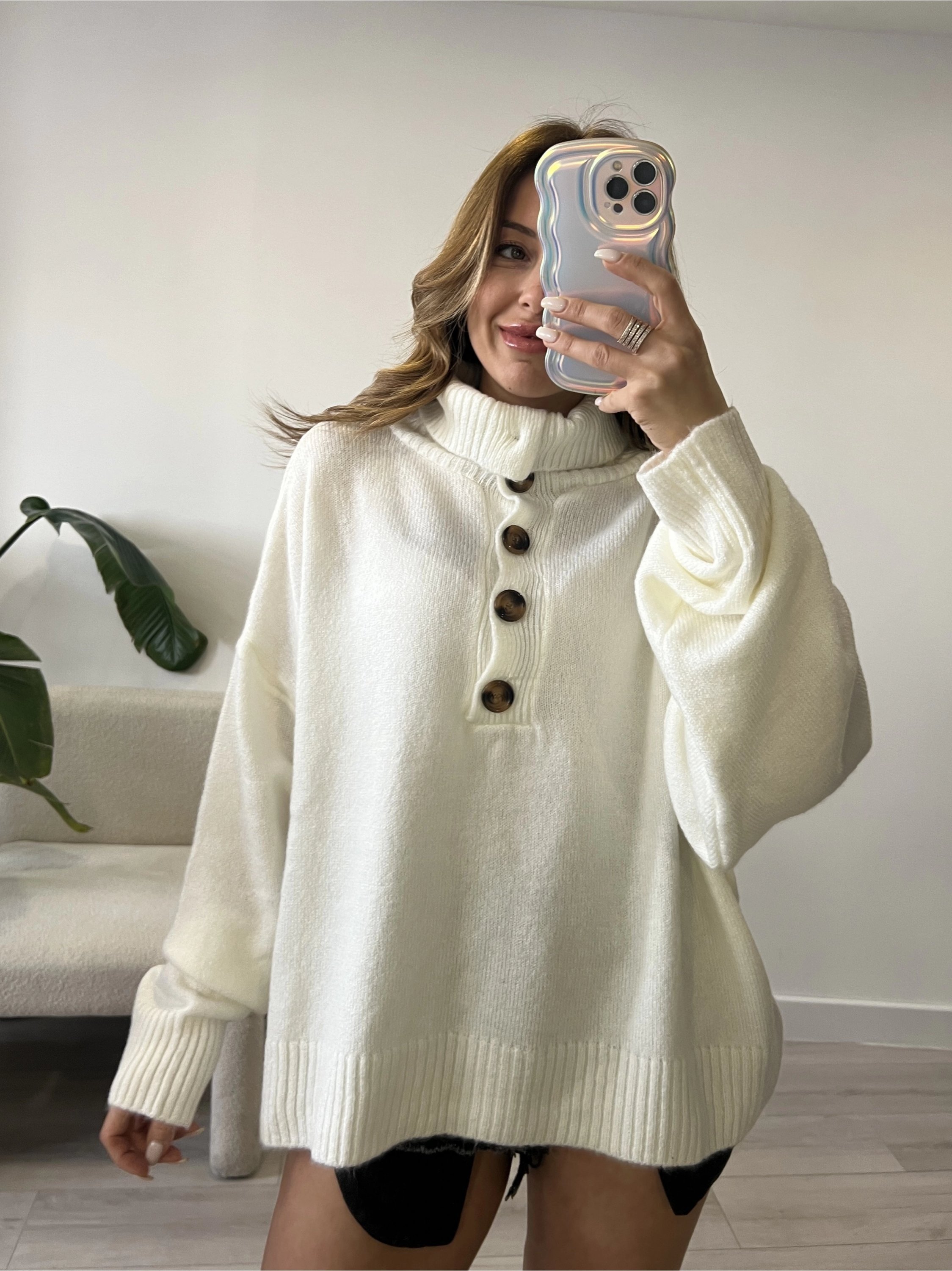 Ekru Düğme Detaylı Triko Kazak