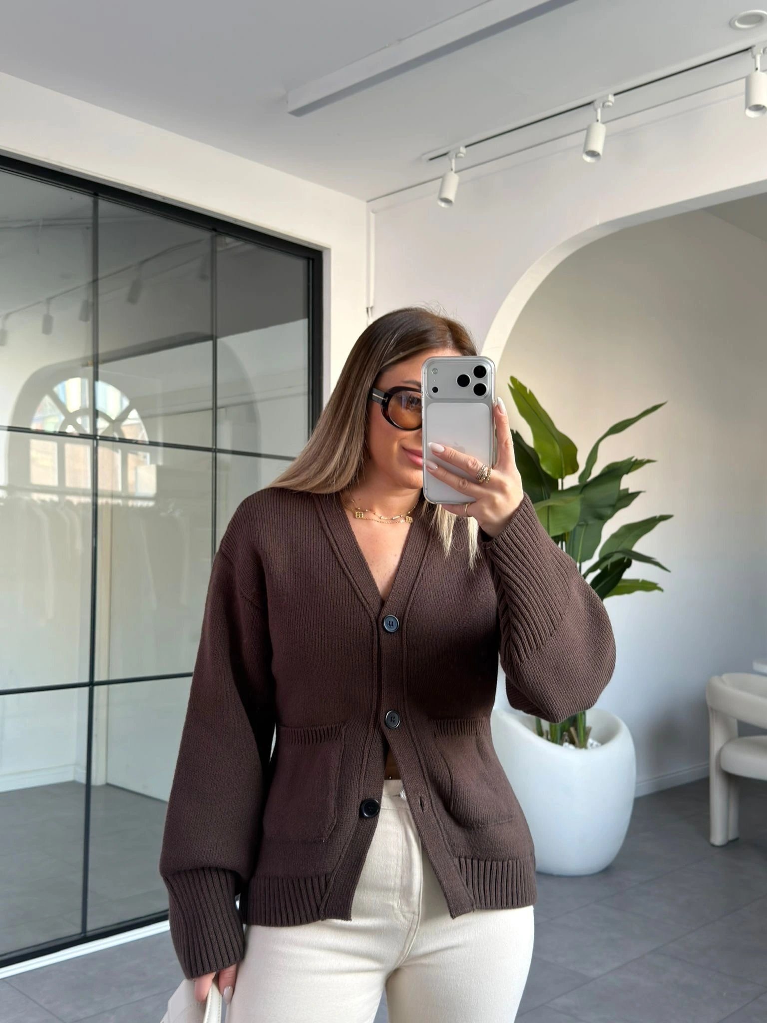 HAKİ ÜÇ DÜĞMELİ TRİKO HIRKA