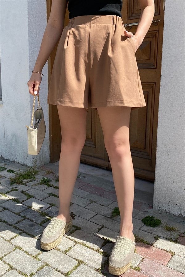 KAHVERENGİ BELİ LASTİKLİ CEPLİ ŞORT
