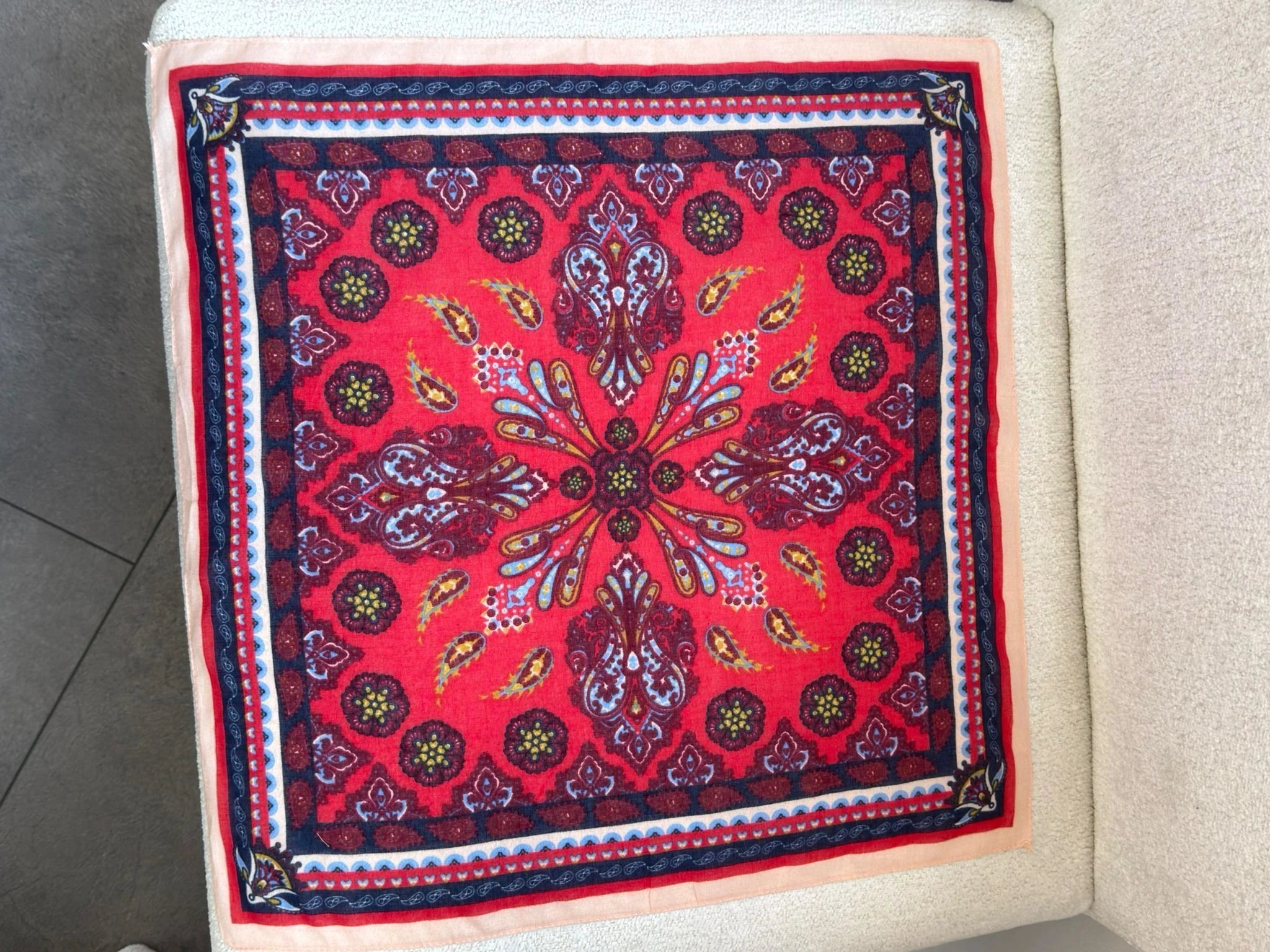 KIRMIZI ETNİK DESEN FULAR