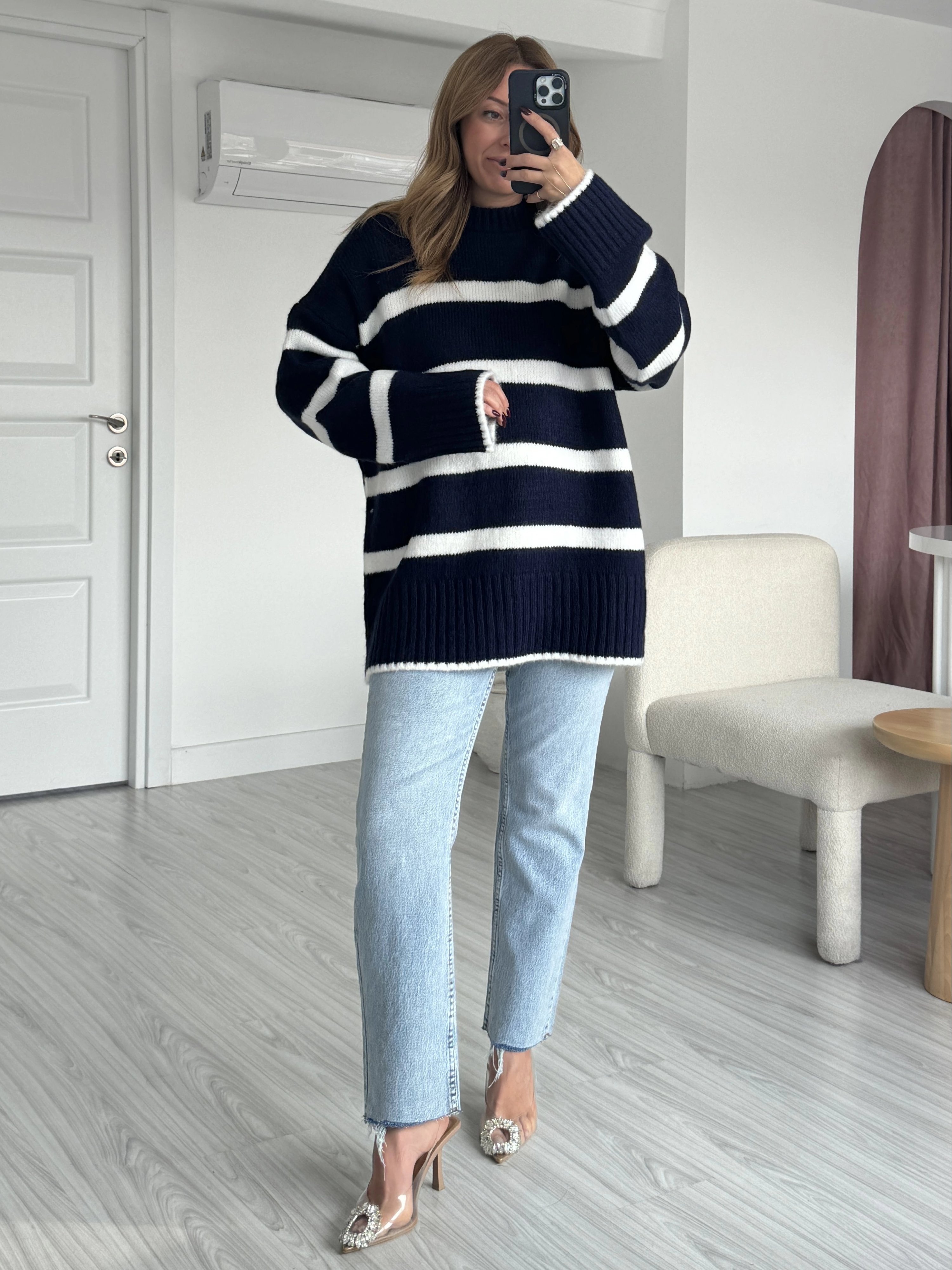Lacivert Oversize Çizgili Örgü Kazak