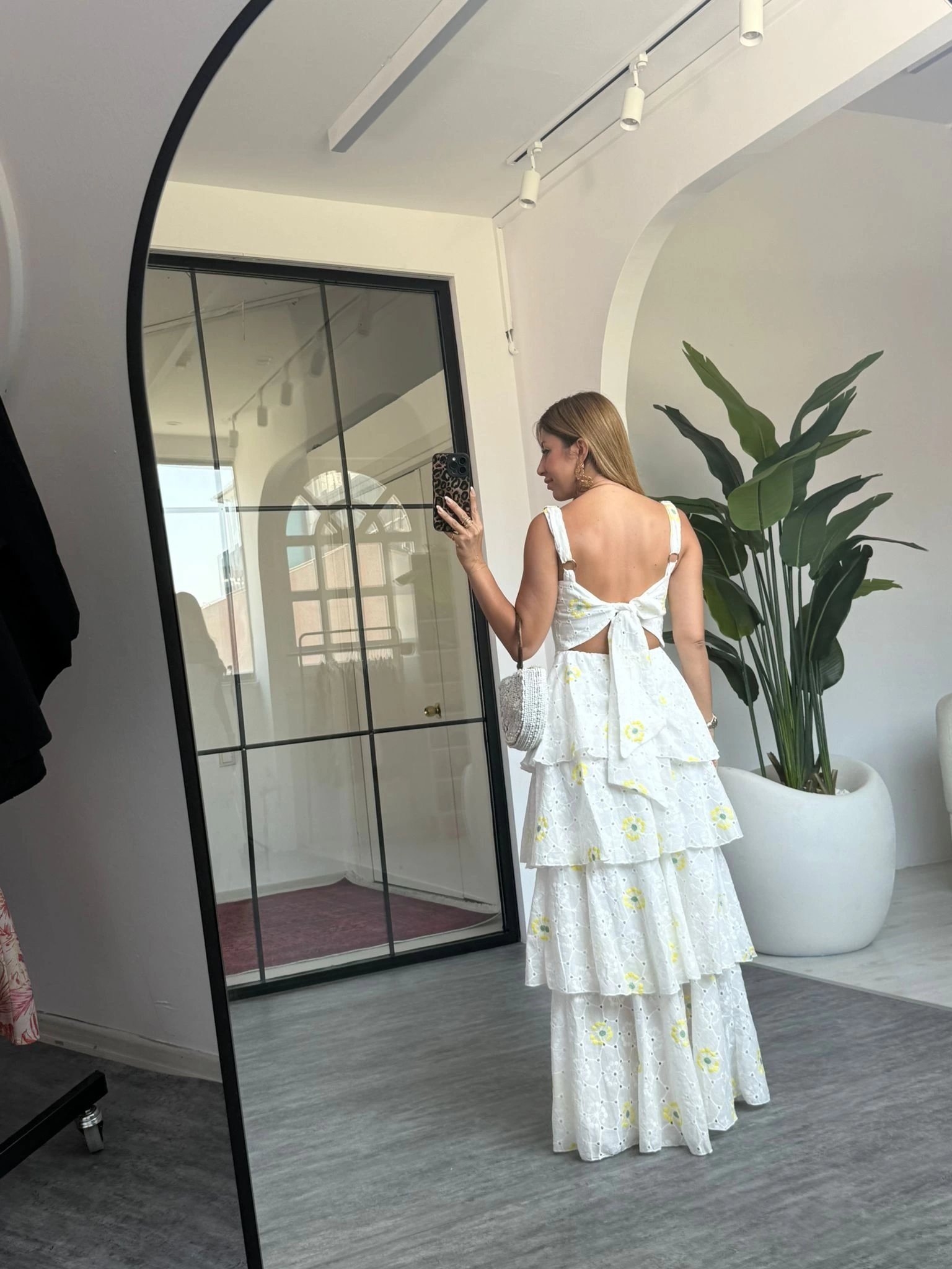 SARI ÇİÇEKLİ KAT KAT ARKASI BAĞLAMALI ELBİSE