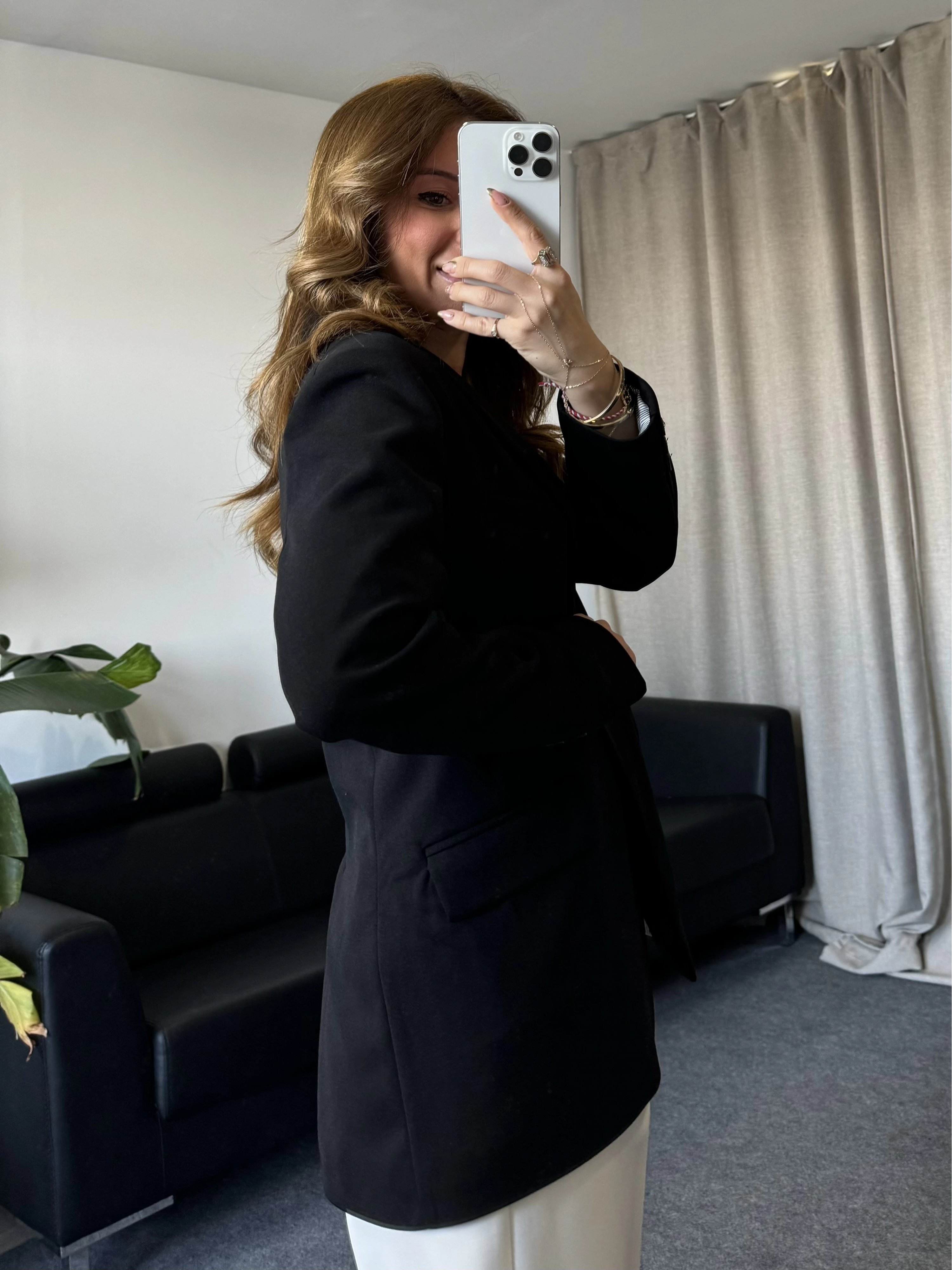 Siyah Belden Oturtmalı Blazer