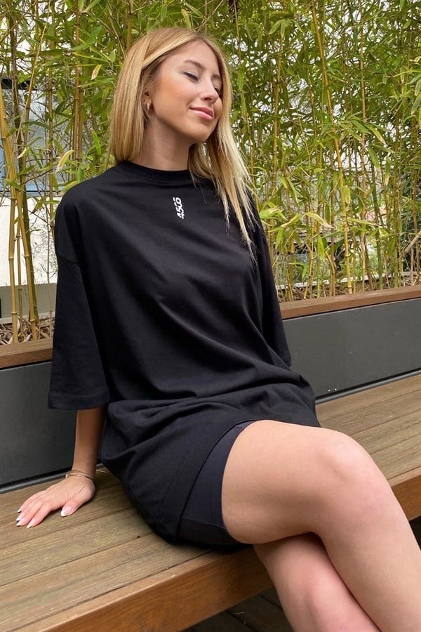 SİYAH BİSİKLET YAKA SALAŞ T-SHIRT