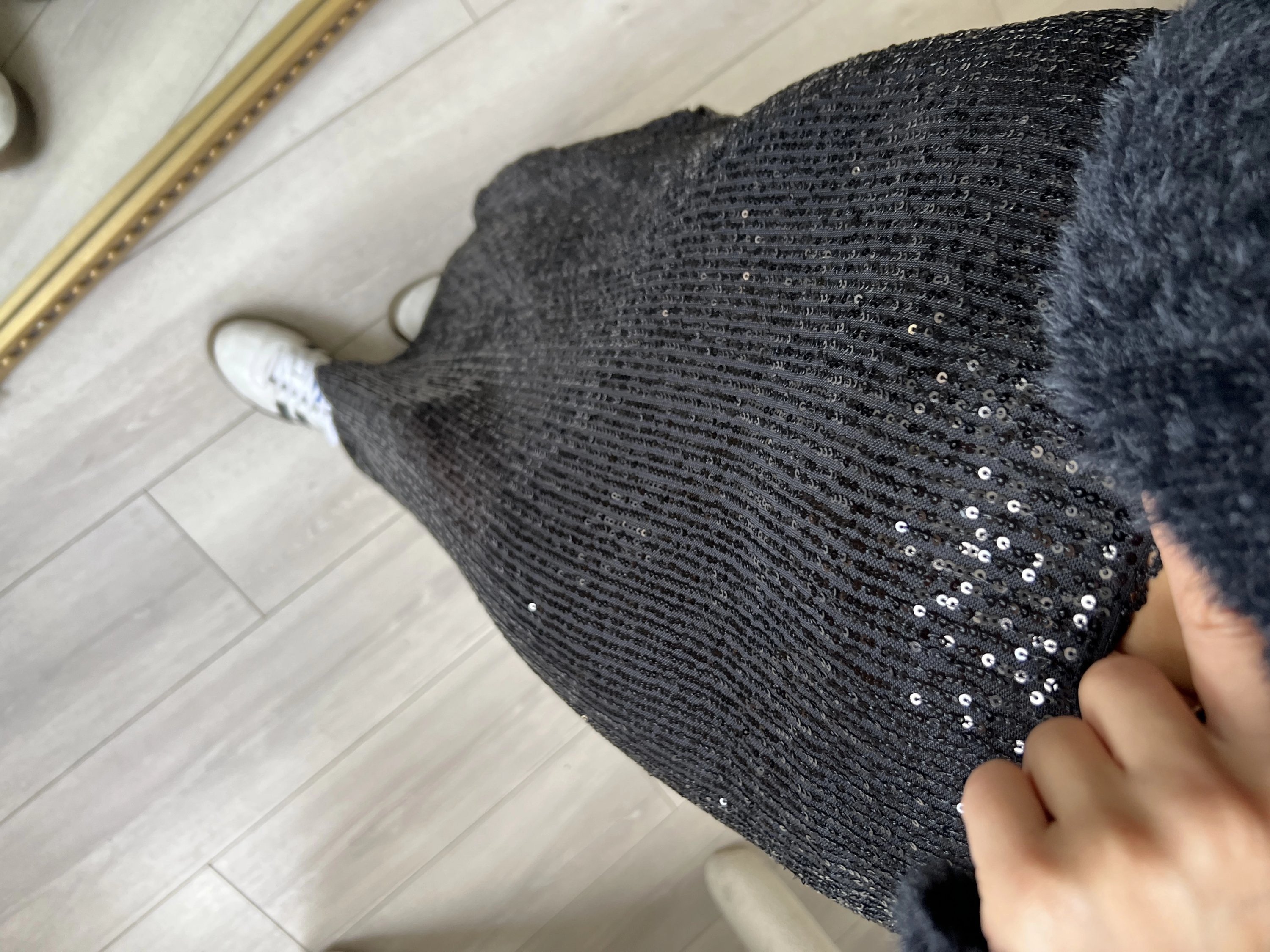 Siyah Payetli Yırtmaç Detaylı Yarım Astarlı Etek