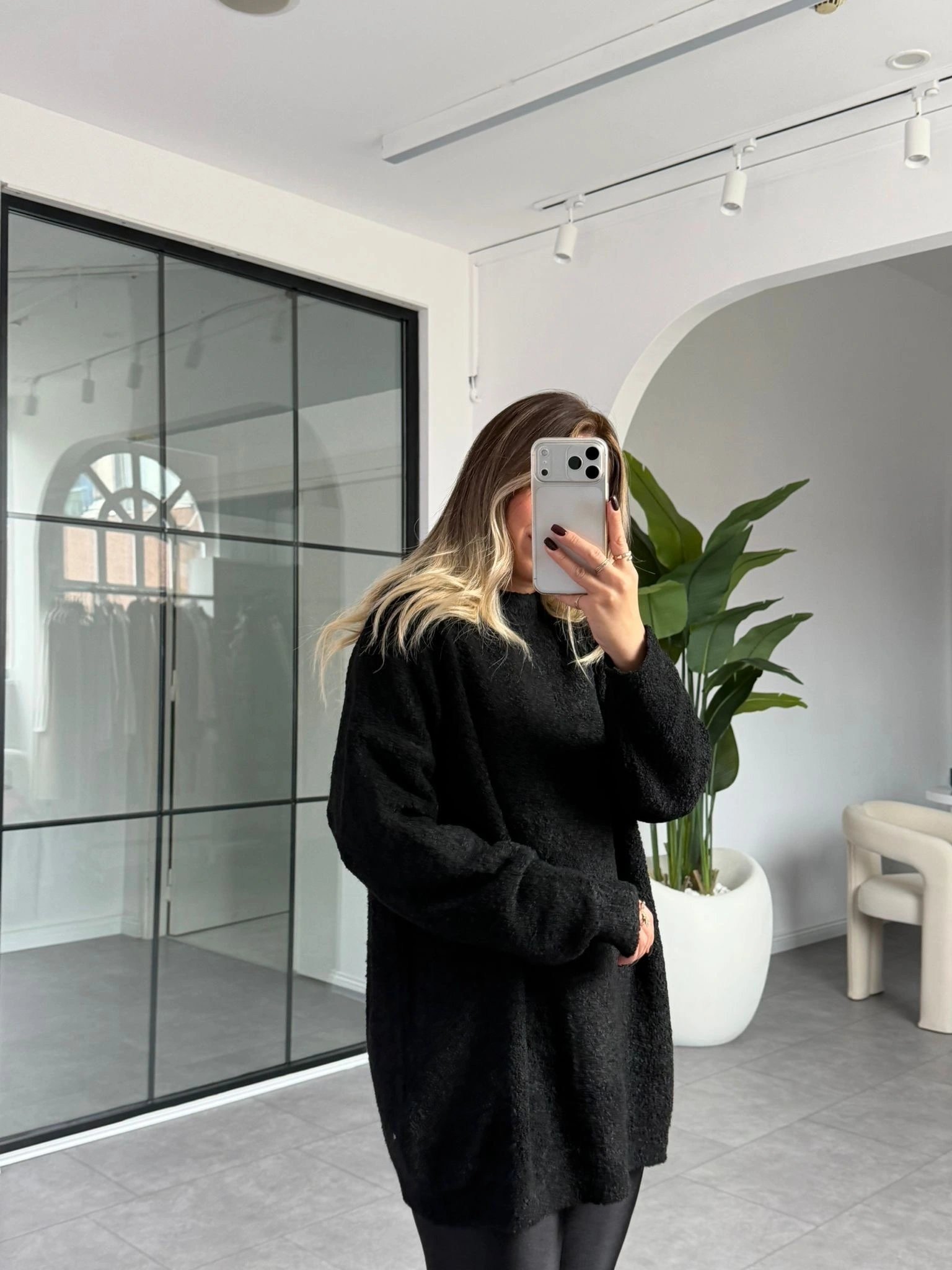 Siyah Yumuşacık Dokulu Oversize Kazak