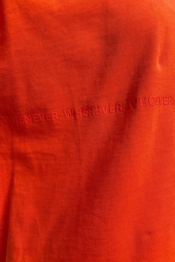 TURUNCU BASKI DETAYLI BASIC TSHIRT