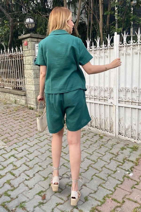 ZÜMRÜT YEŞİLİ ŞORTLU KETEN TAKIM
