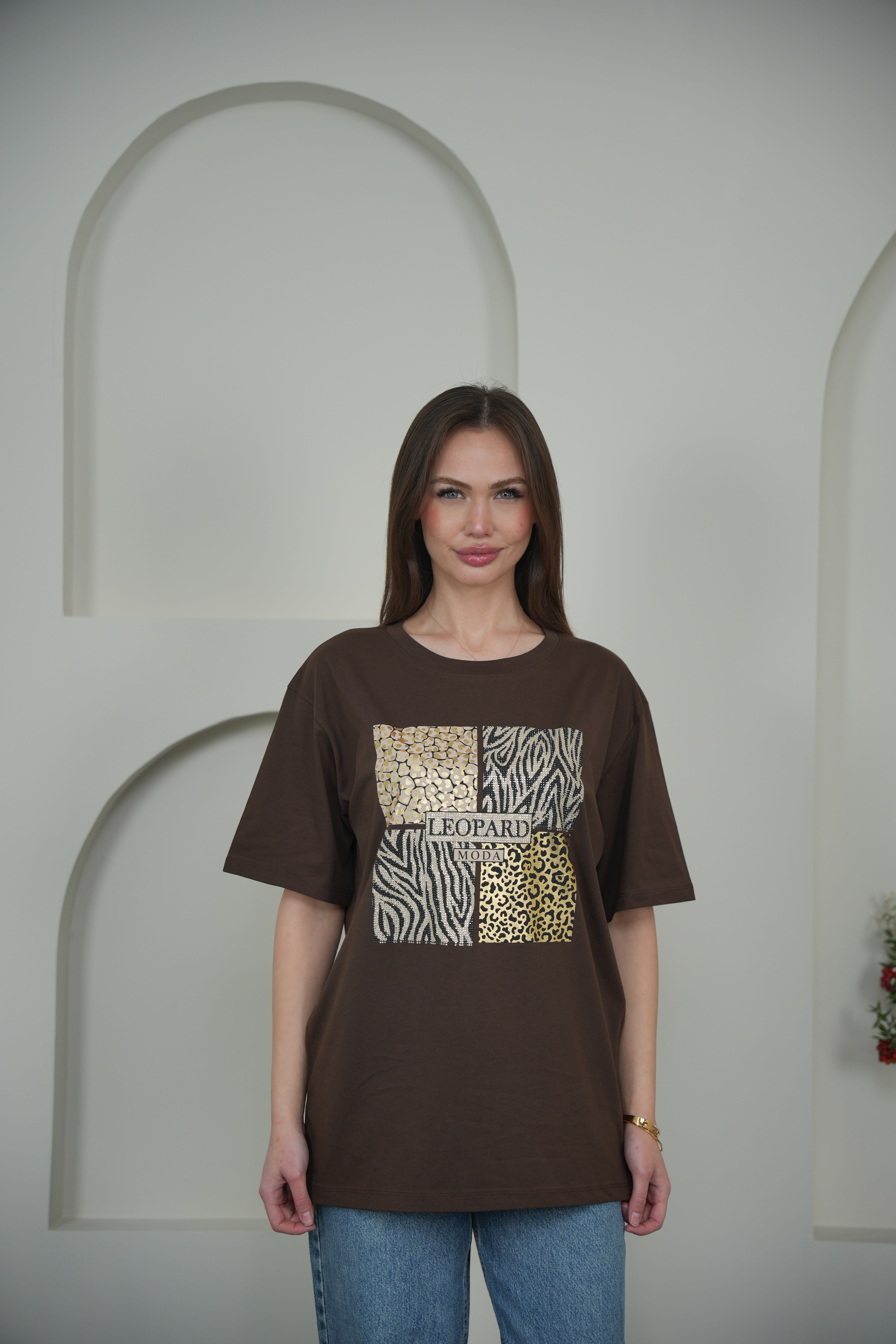 TAŞ VE LEOPAR DETAYLI ŞIK BASİC T-SHİRT