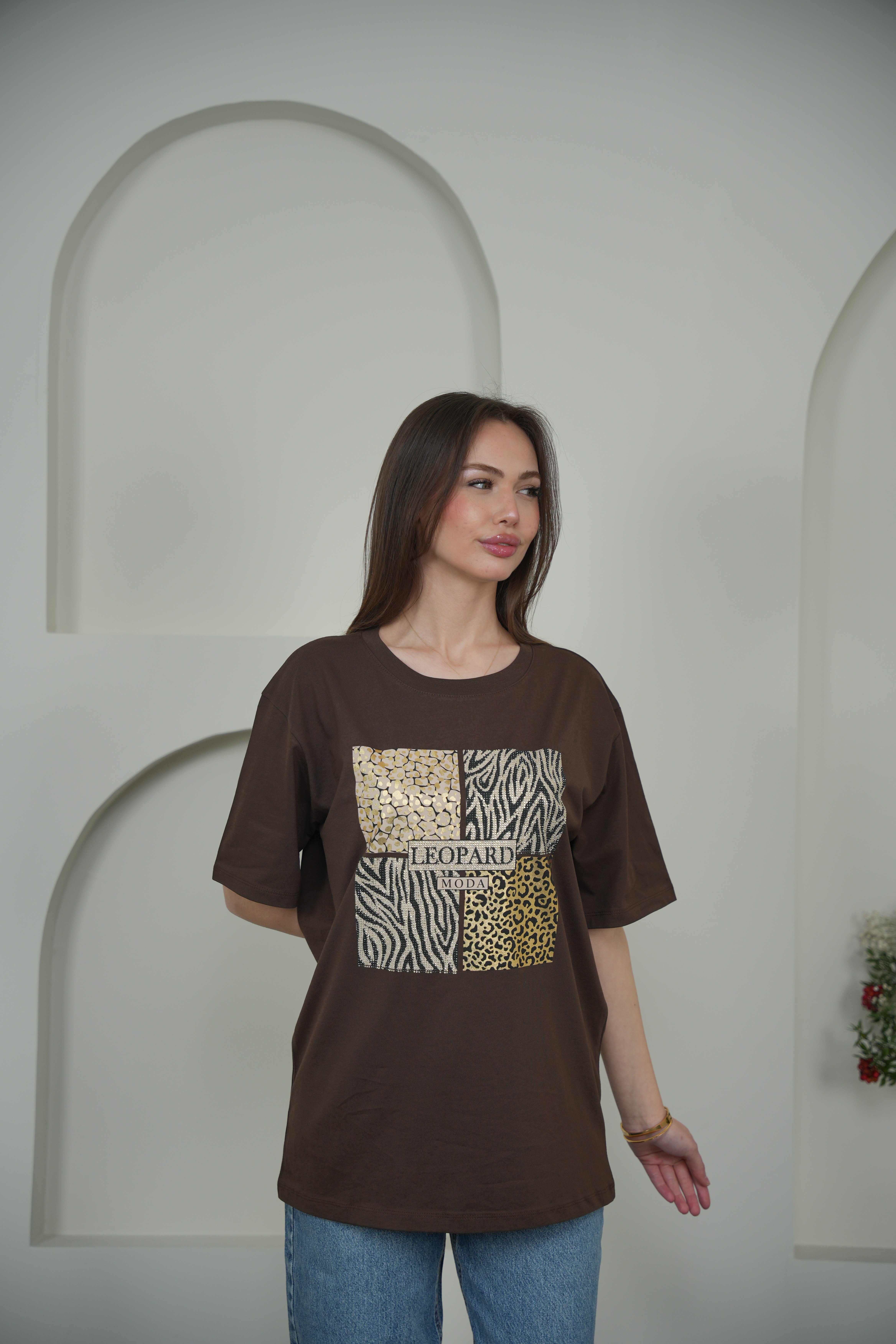 TAŞ VE LEOPAR DETAYLI ŞIK BASİC T-SHİRT