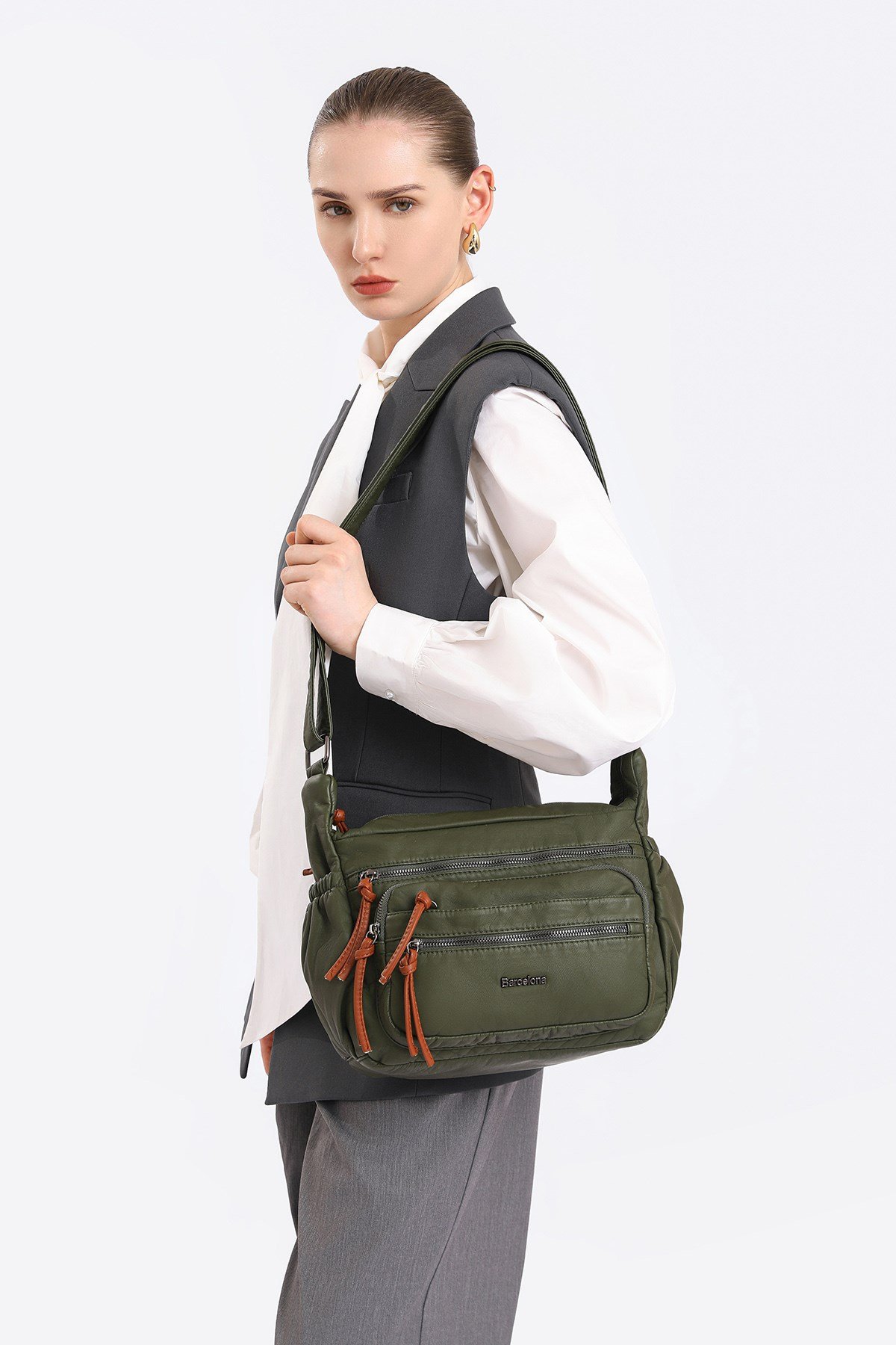 Barcelona Orta Boy Çok Cepli Uzun Çapraz Askılı Spor ve Günlük Kadın Omuz Çantası Taba
