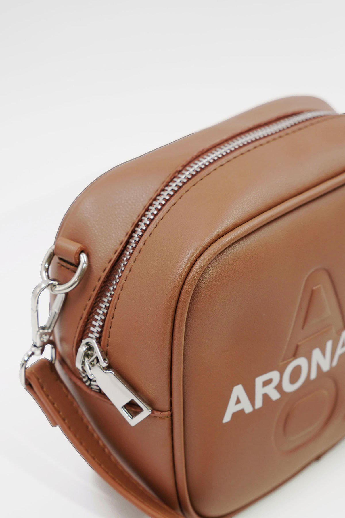 Küçük Boy  Crossbody Çapraz Askılı Kadın Omuz Çantası Taba