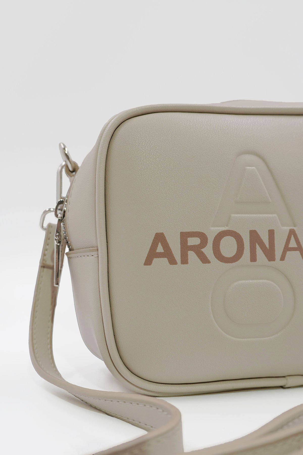 Küçük Boy  Crossbody Çapraz Askılı Kadın Omuz Çantası Bej