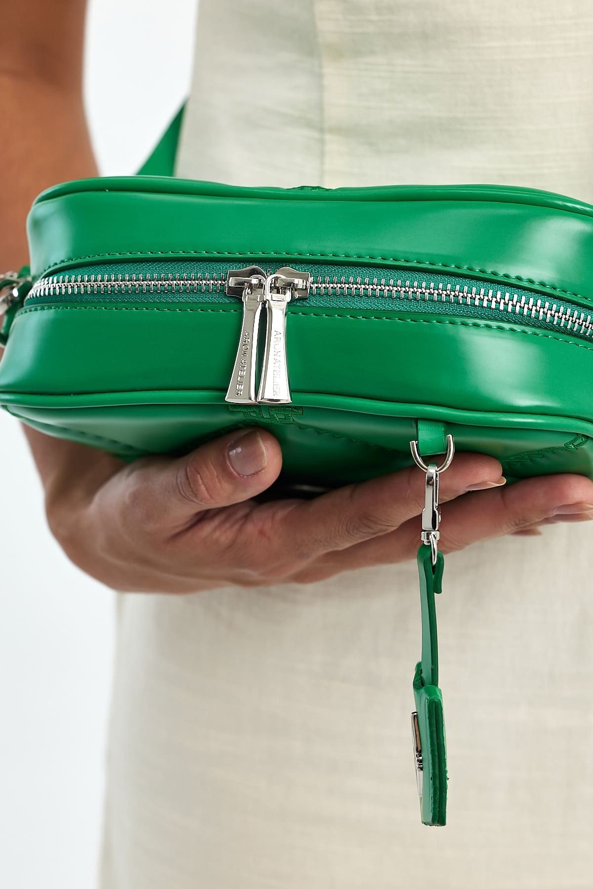 Küçük Boy Nakış Detaylı Crossbody Çapraz Askılı Kadın Omuz Çantası Çimen