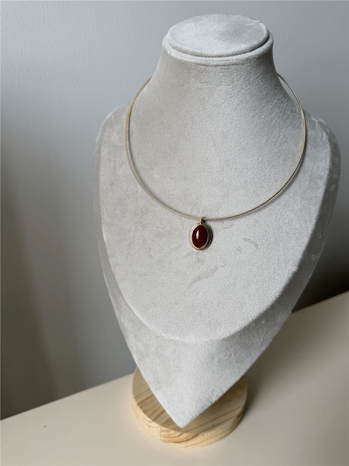 Özel Seri Mineli Oval Choker Kolye Bordo