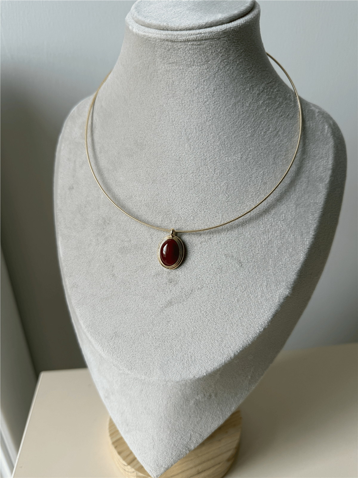 Özel Seri Mineli Oval Choker Kolye Bordo