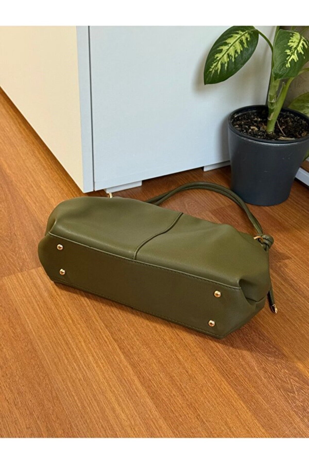 Kadın Düğüm Detaylı Orta Boy Suni Deri Fermuarlı Omuz Çantası(En30 Boy 20)