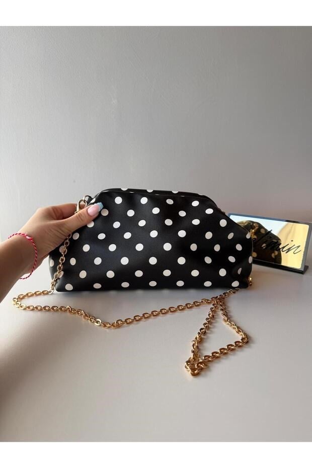 Kadın Puantiyeli Benekli Burslu Pouch Clutch Çanta Altın Zincir Detaylı (21x13)