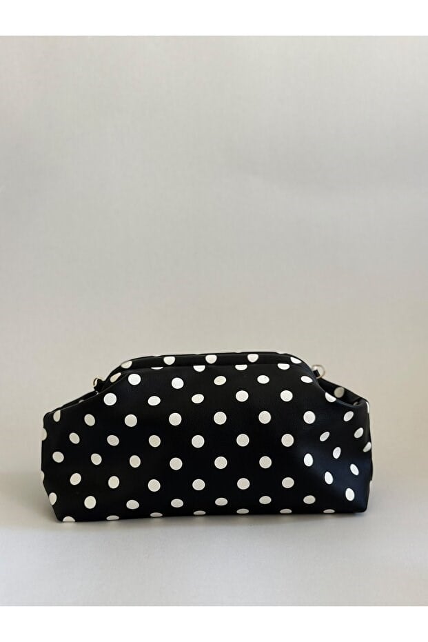 Kadın Puantiyeli Benekli Burslu Pouch Clutch Çanta Altın Zincir Detaylı (21x13)