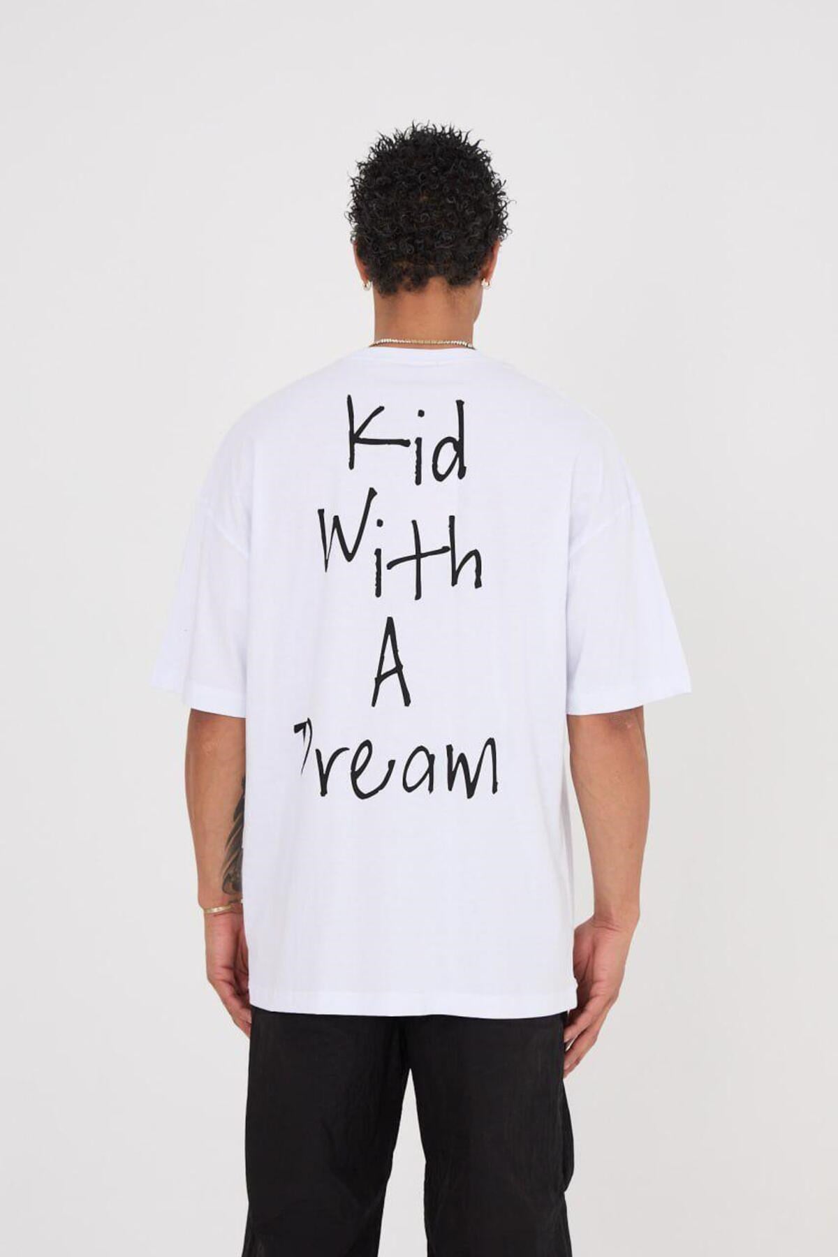 Kid With A Dream Beyaz Nakışı Baskılı Oversize T-shirt