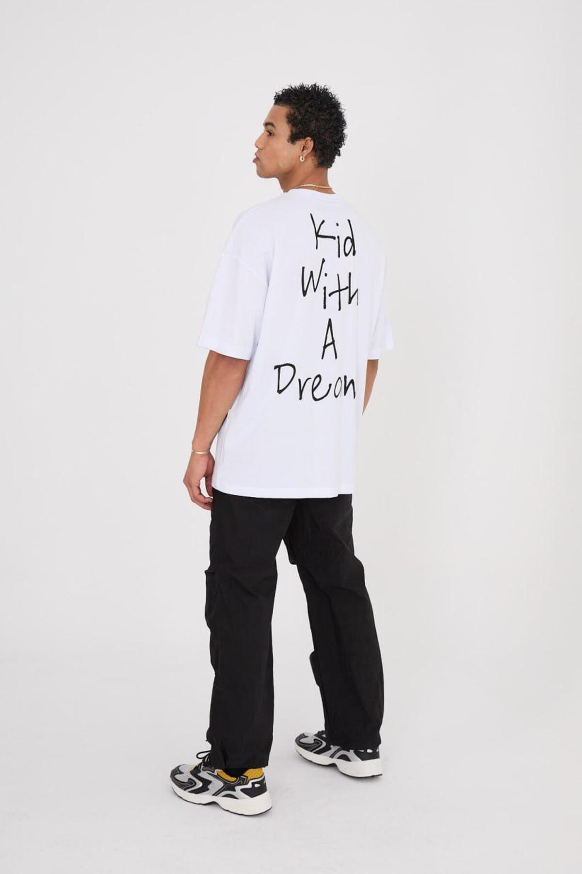 Kid With A Dream Beyaz Nakışı Baskılı Oversize T-shirt