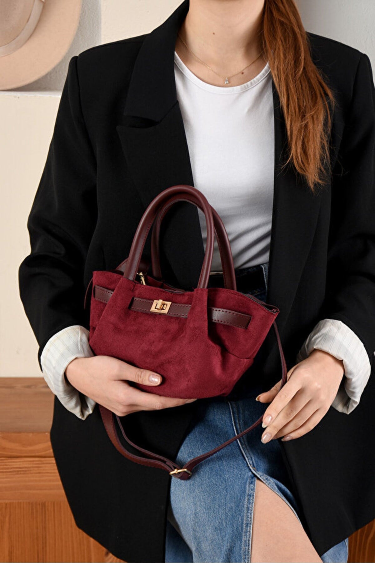 Yeni Sezon Kilit Detaylı Süet&Nubuk Uzun Askılı Trend Mini Çanta (14x27)