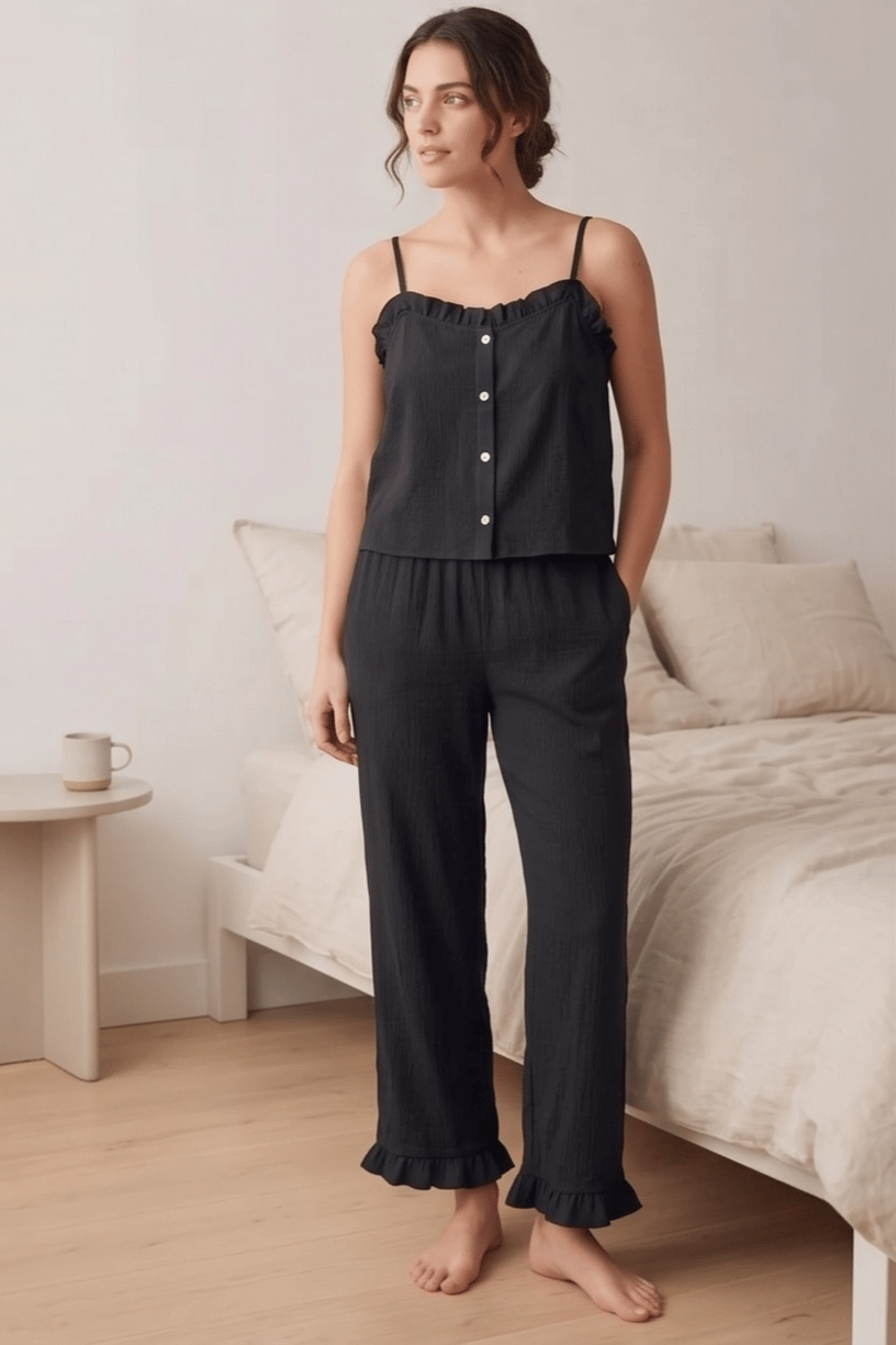  Fırfırlı ve Askılı Siyah Pijama Takımı