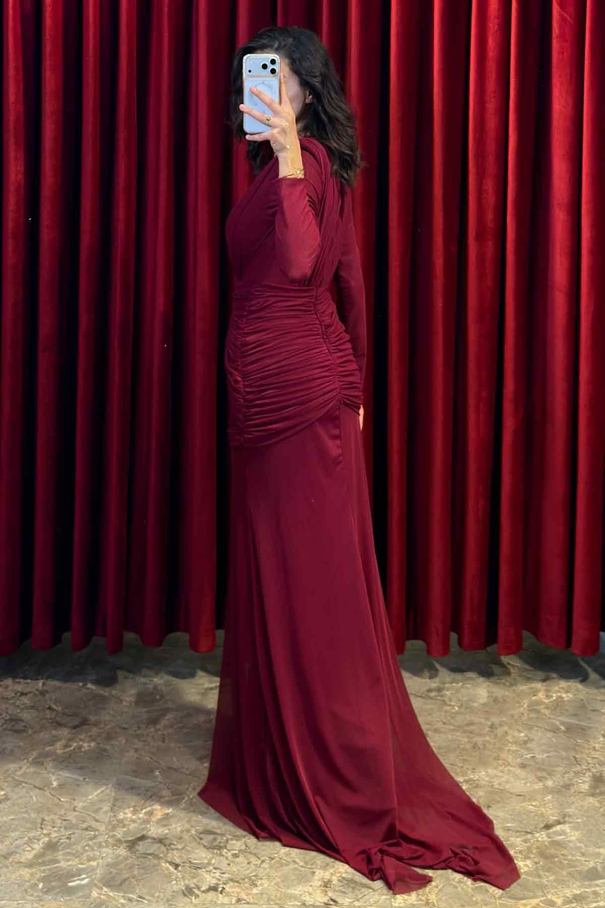 Aksesuar Detaylı Drape Detaylı Balık Model Abiye Bordo
