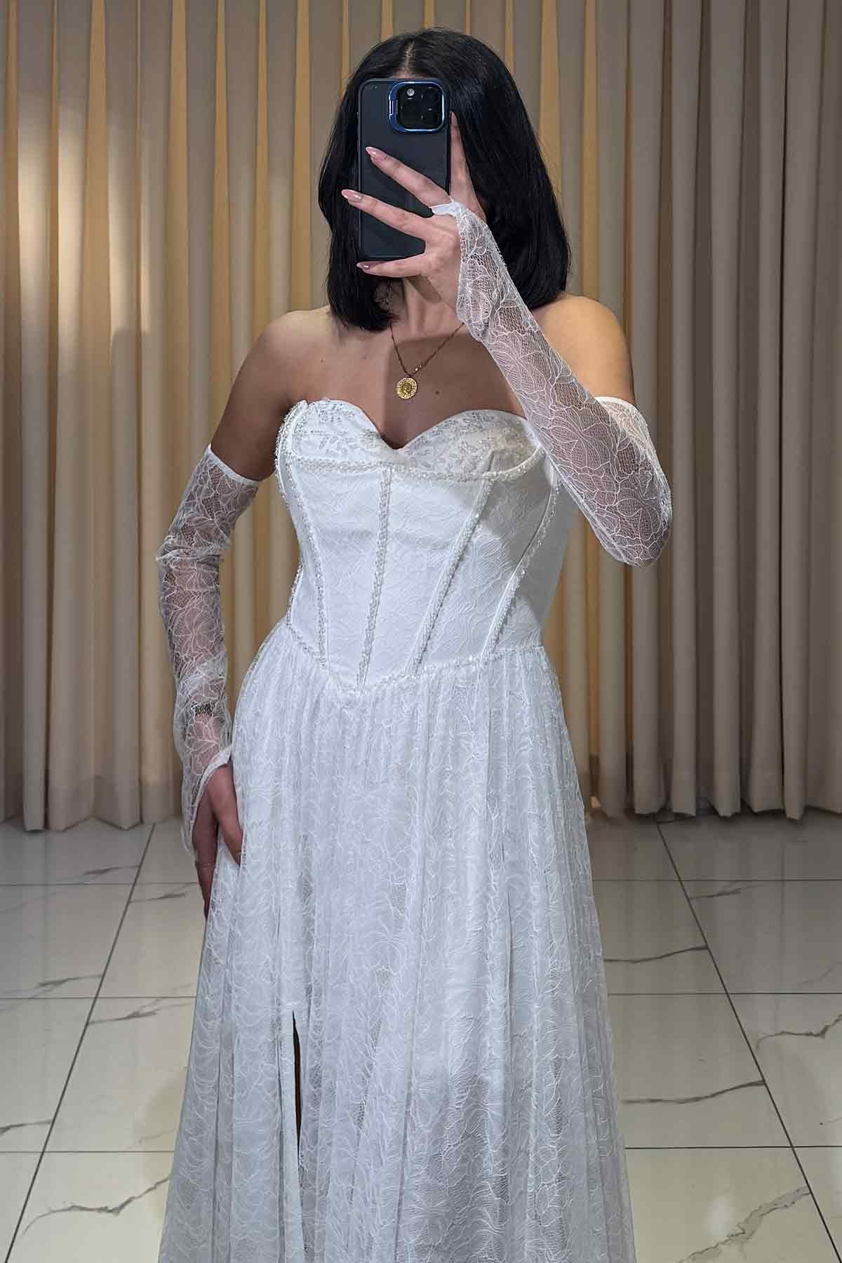 Boncuk İşlemeli Eldivenli Bolero Detaylı Yırtmaçlı Abiye Beyaz