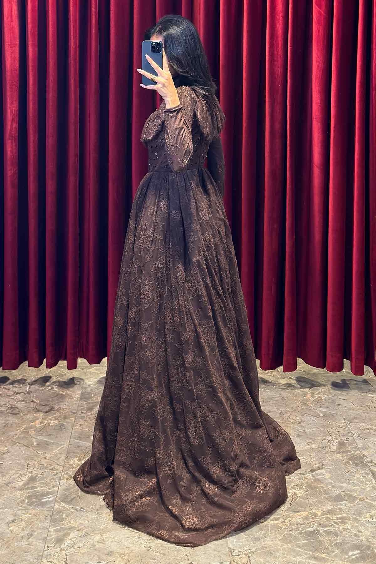 Fırfır Detaylı Boncuk İşlemeli Prenses Model Abiye Kahve