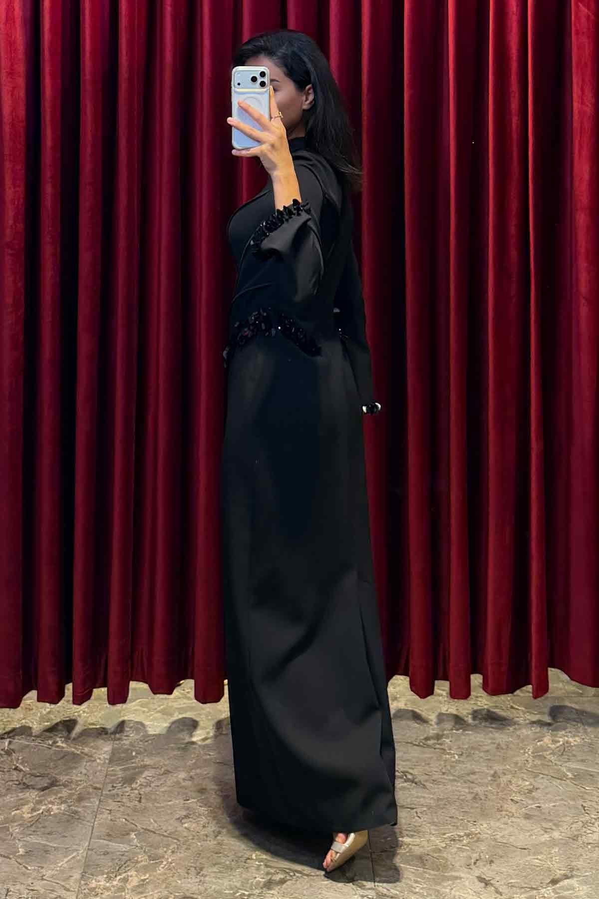 Kolları Ve Beli Payet Detaylı Yırtmaçlı Abiye Siyah