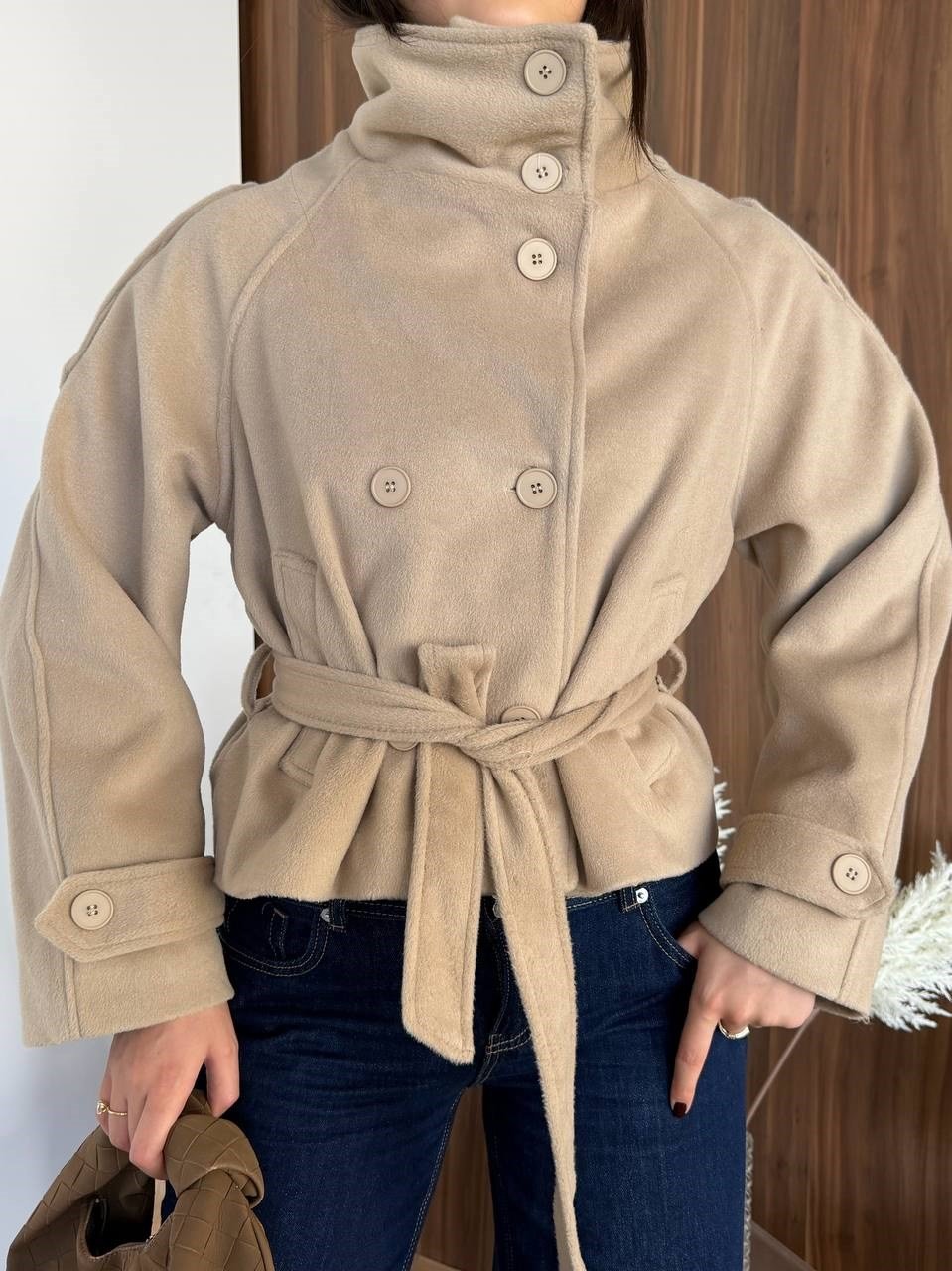 Bağlamalı Dik Yaka Kaşe Kaban