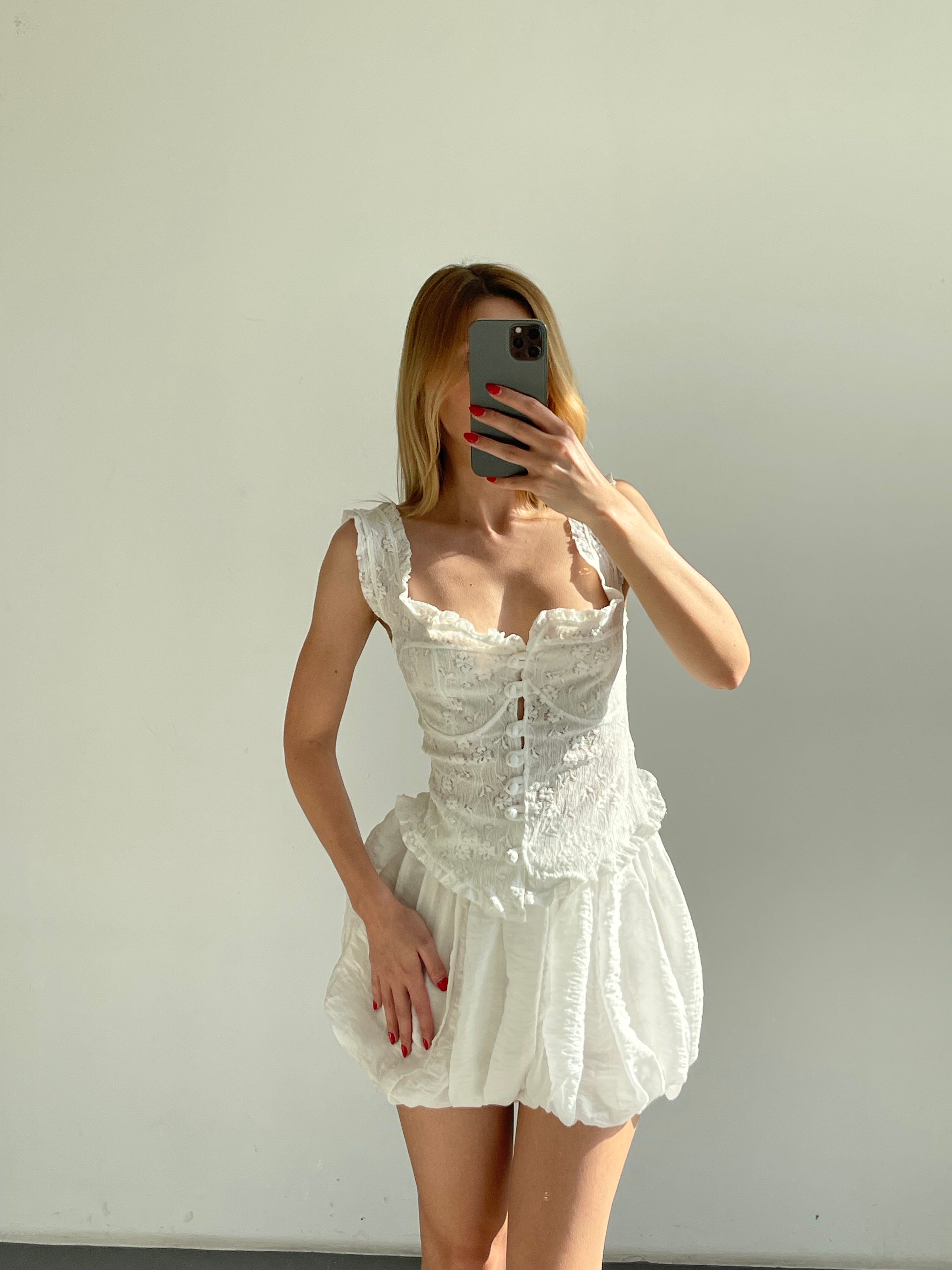Beyaz Dantel Detaylı Büstiyer & Balon Şort Takım