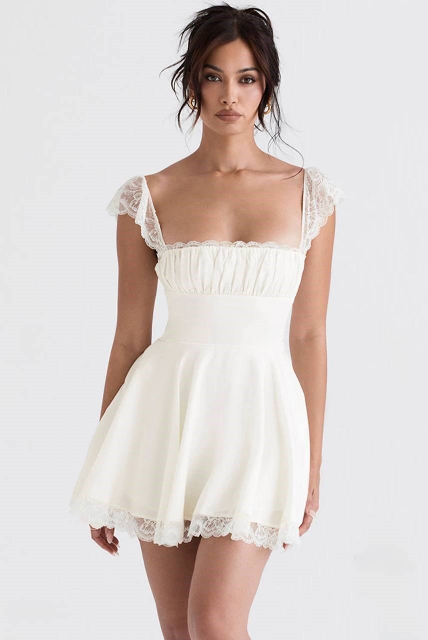 Beyaz Drape Detaylı Dantelli Mini Elbise