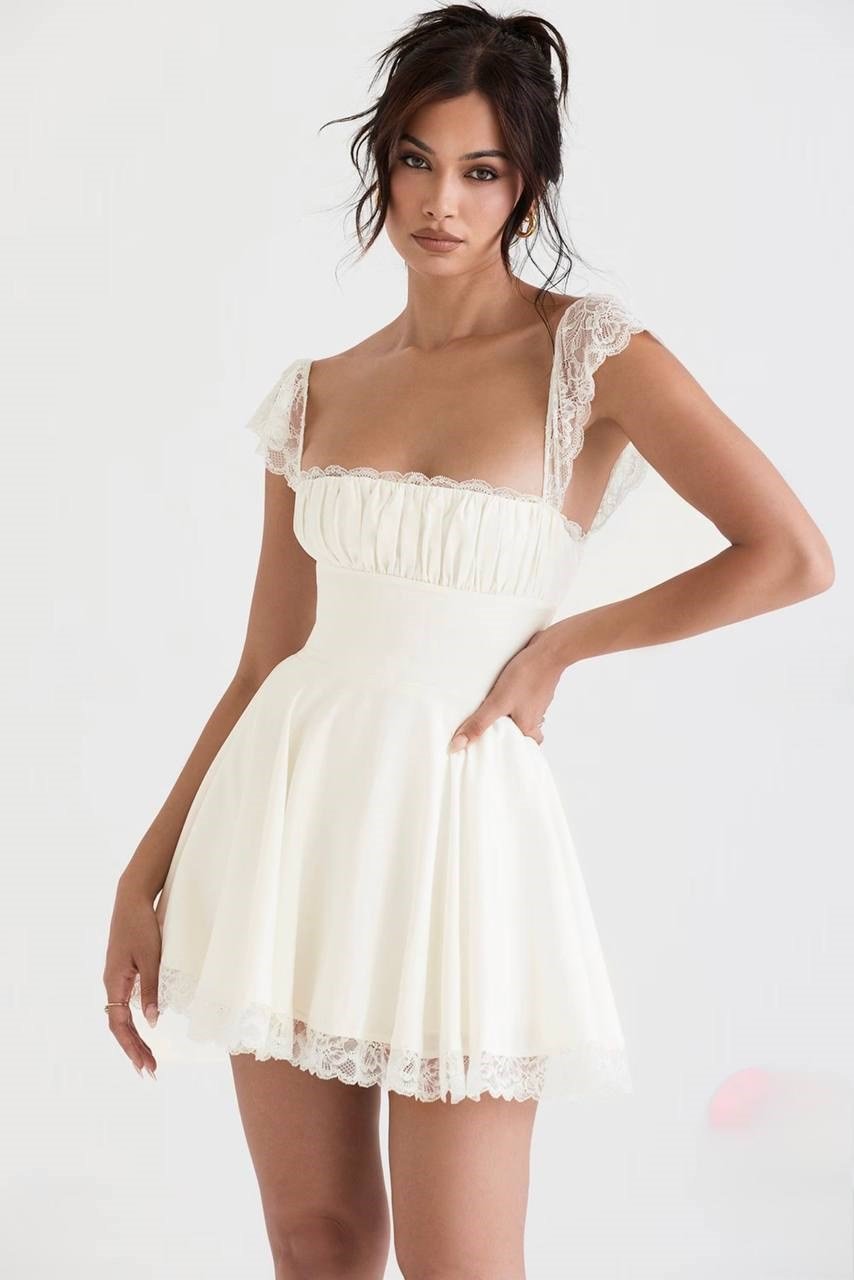 Beyaz Drape Detaylı Dantelli Mini Elbise