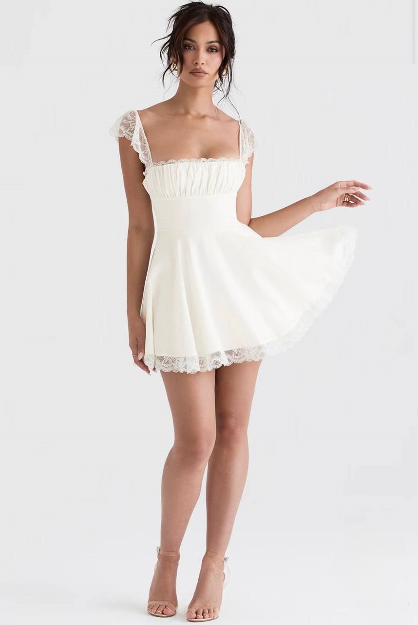 Beyaz Drape Detaylı Dantelli Mini Elbise