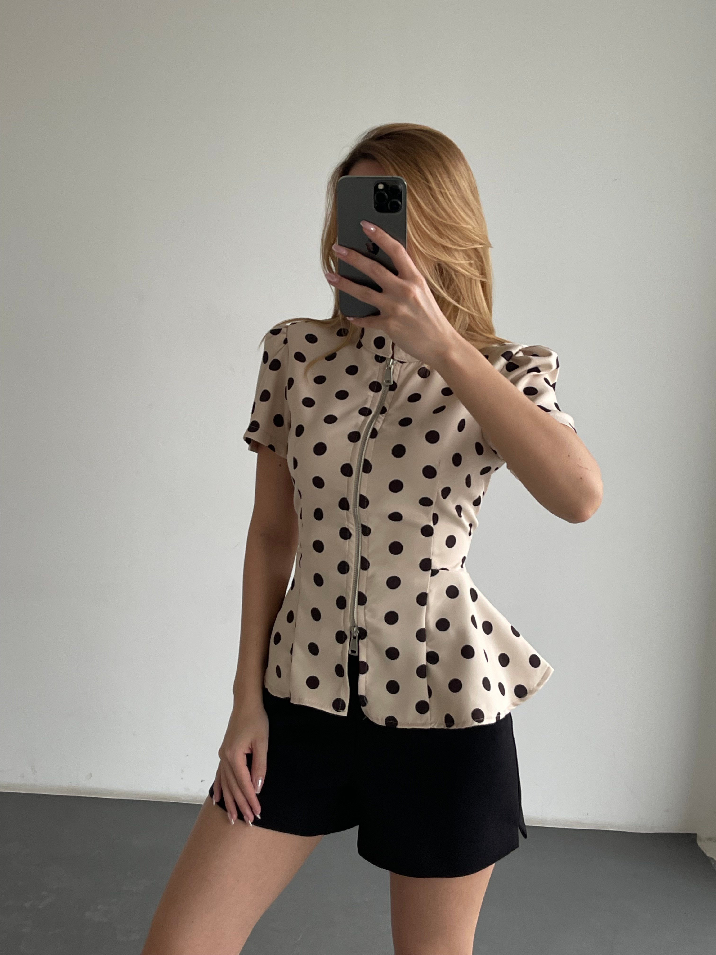Fermuar Detaylı Puantiyeli Peplum Bluz