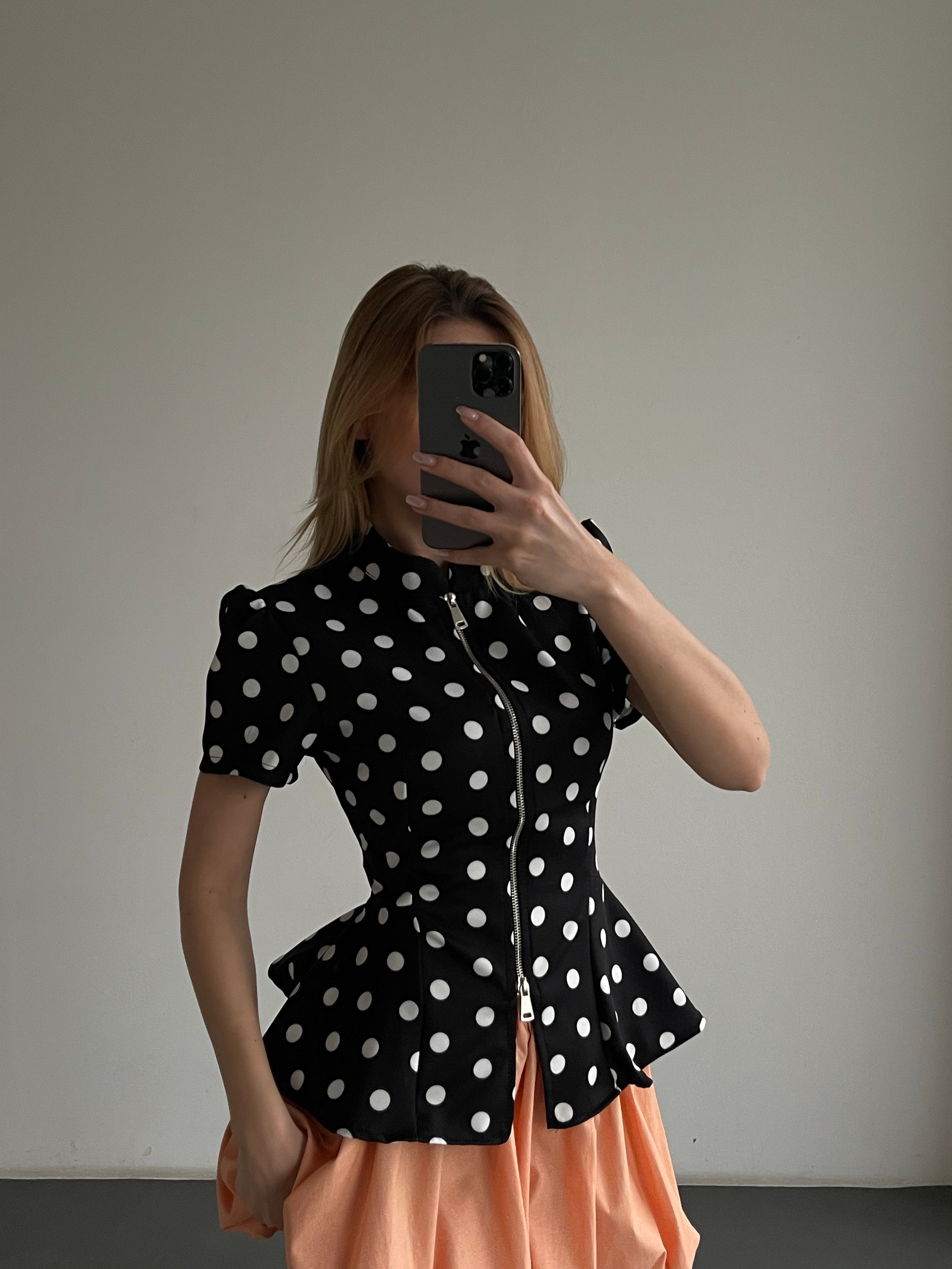 Fermuar Detaylı Puantiyeli Peplum Bluz