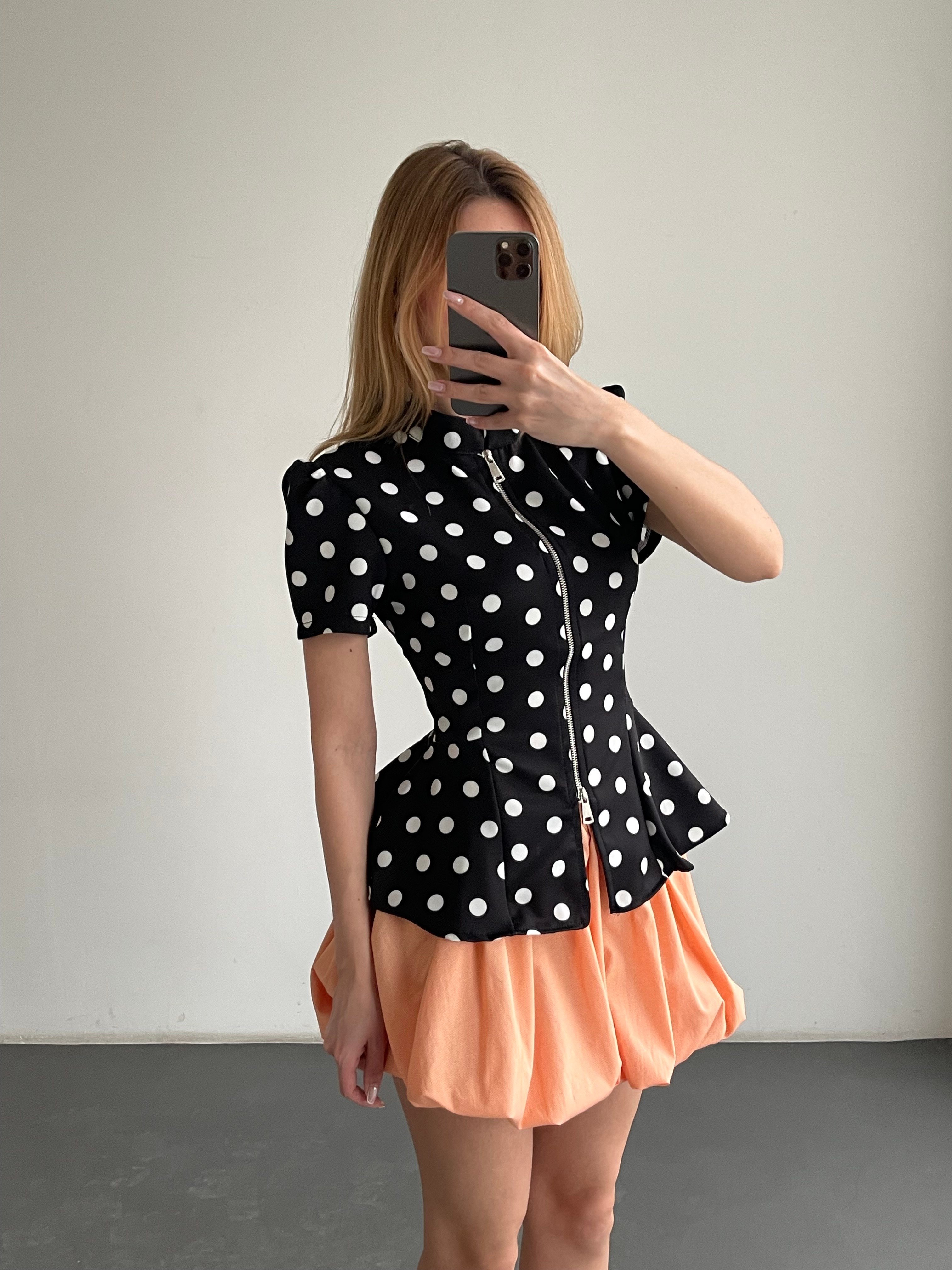 Fermuar Detaylı Puantiyeli Peplum Bluz