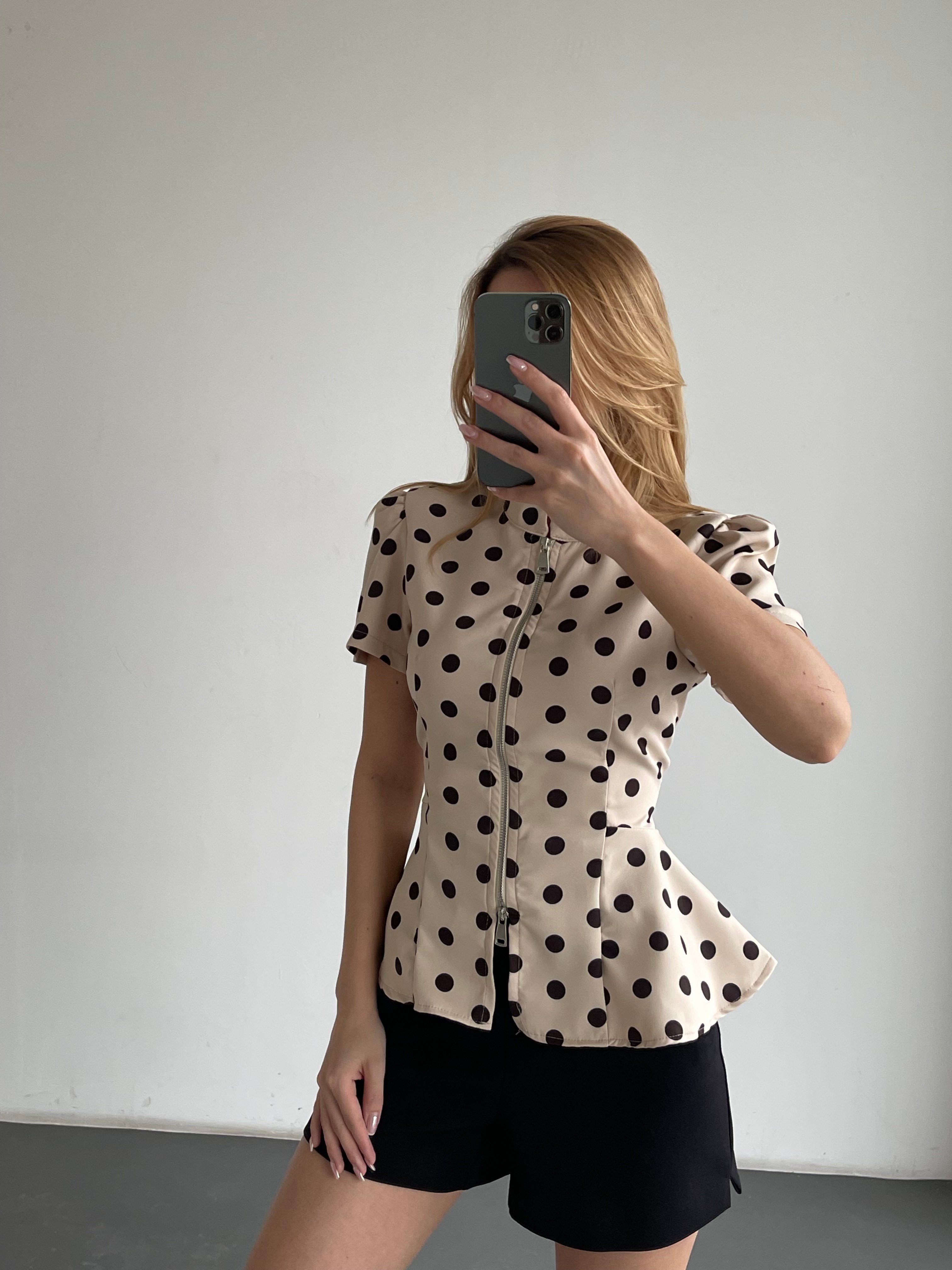 Fermuar Detaylı Puantiyeli Peplum Bluz