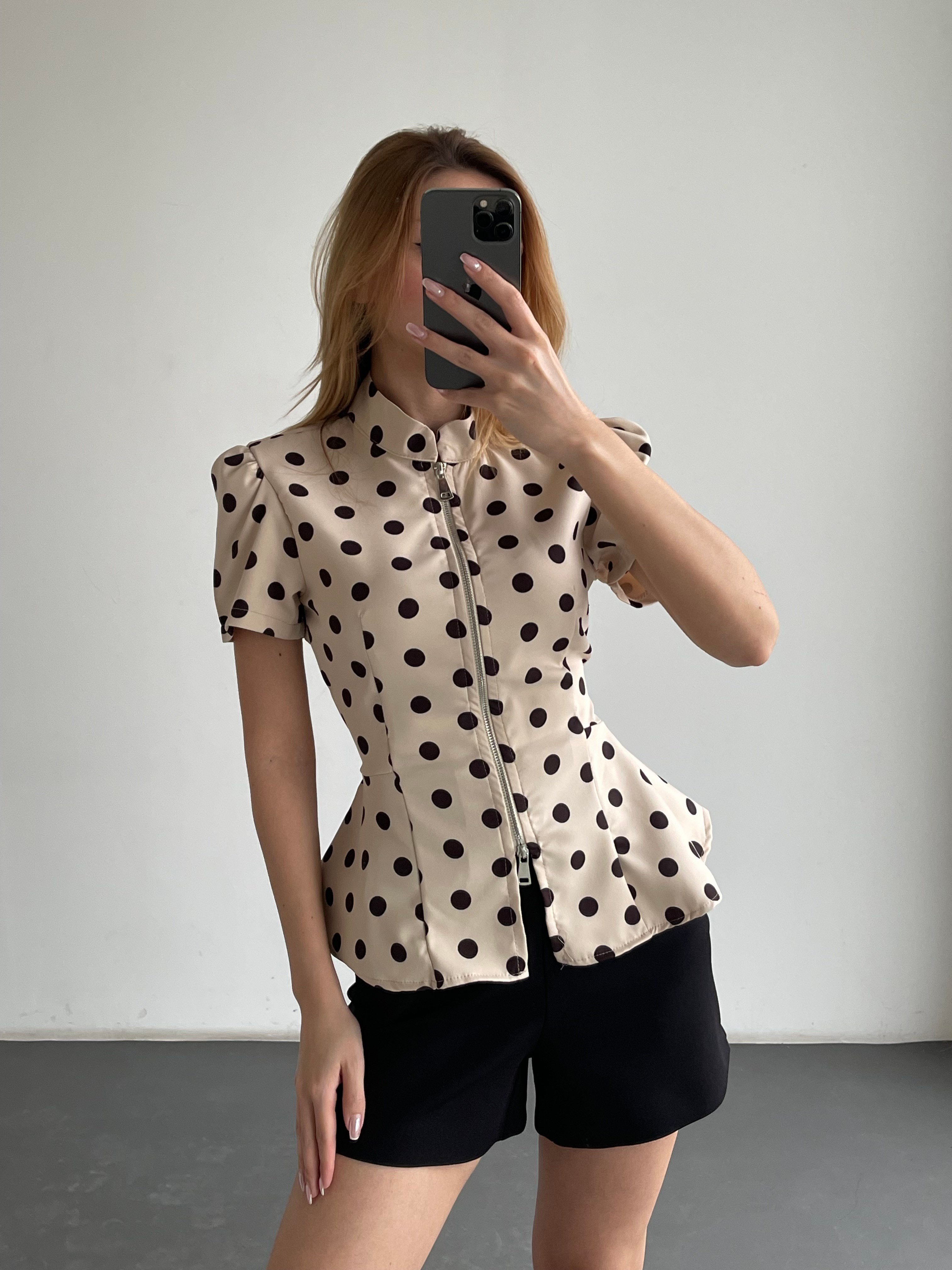 Fermuar Detaylı Puantiyeli Peplum Bluz
