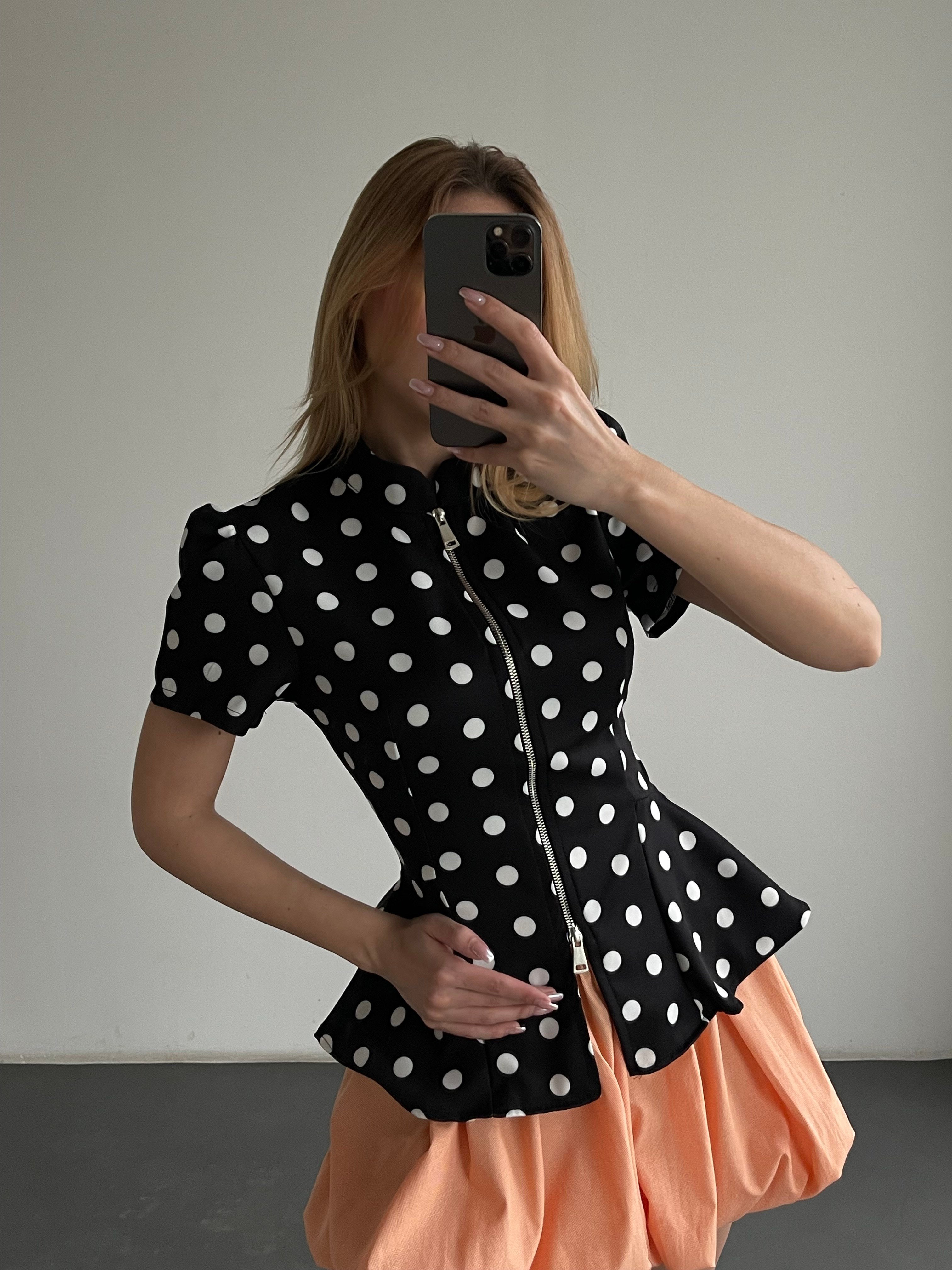 Fermuar Detaylı Puantiyeli Peplum Bluz