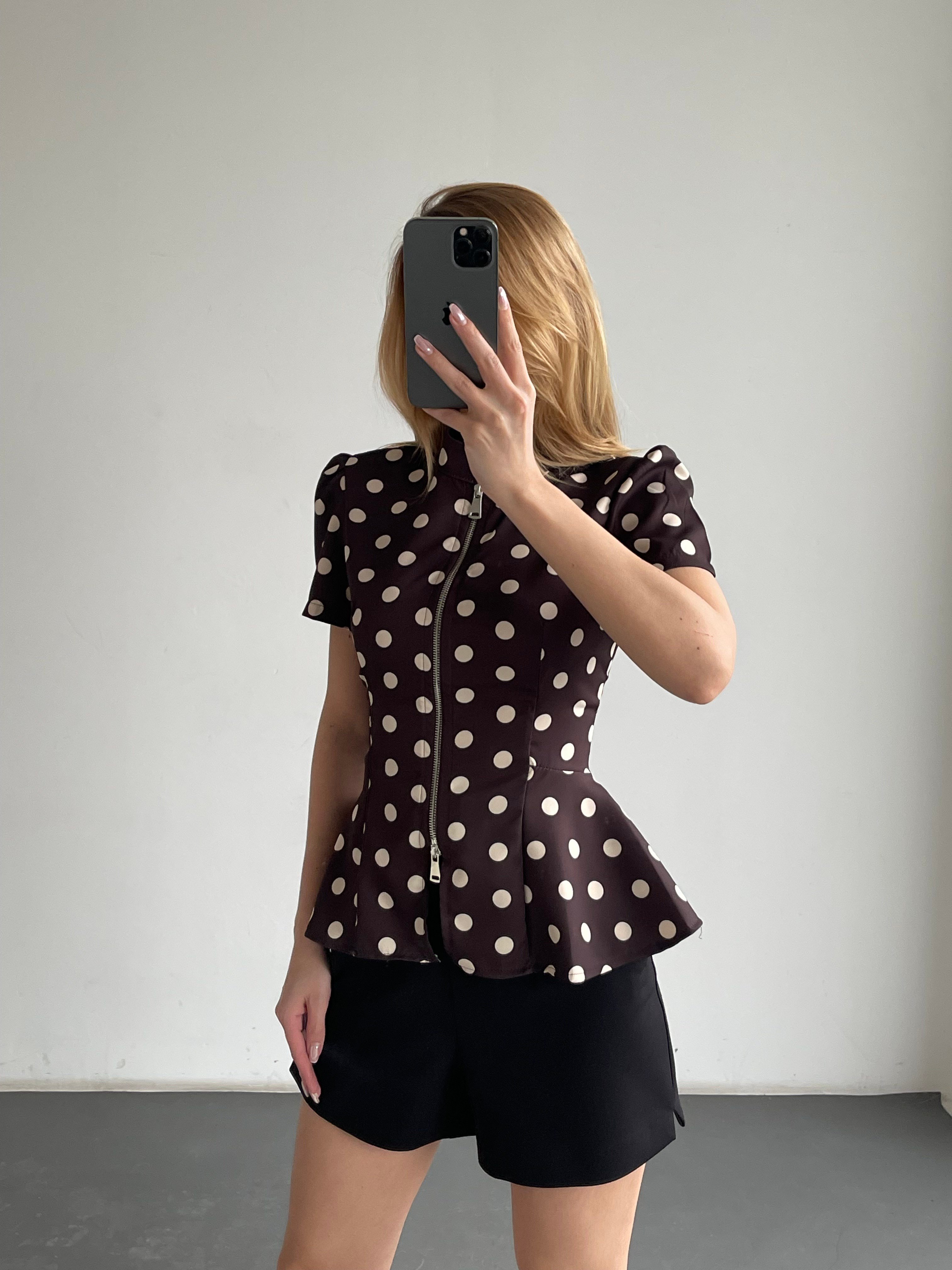 Fermuar Detaylı Puantiyeli Peplum Bluz