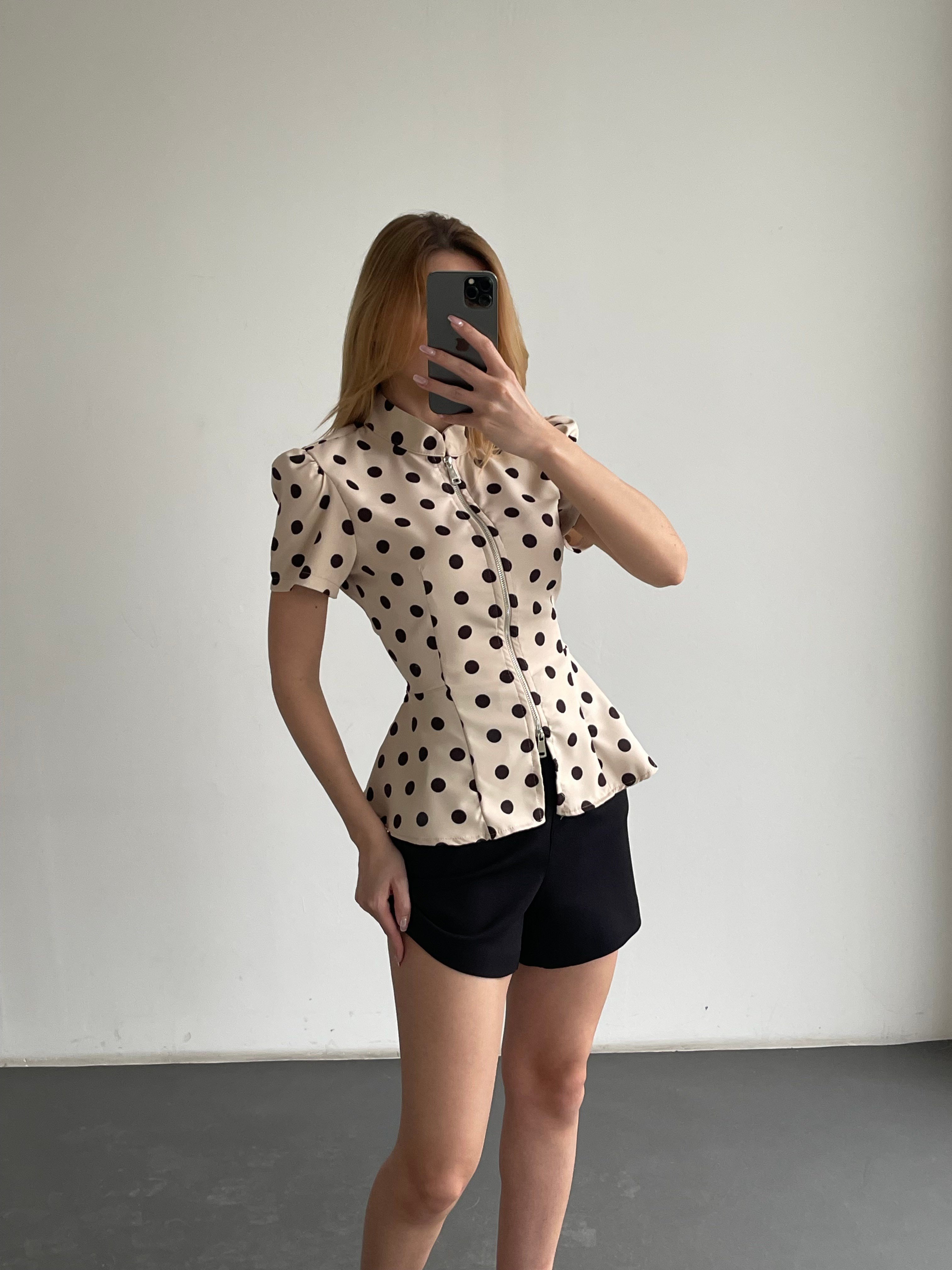Fermuar Detaylı Puantiyeli Peplum Bluz
