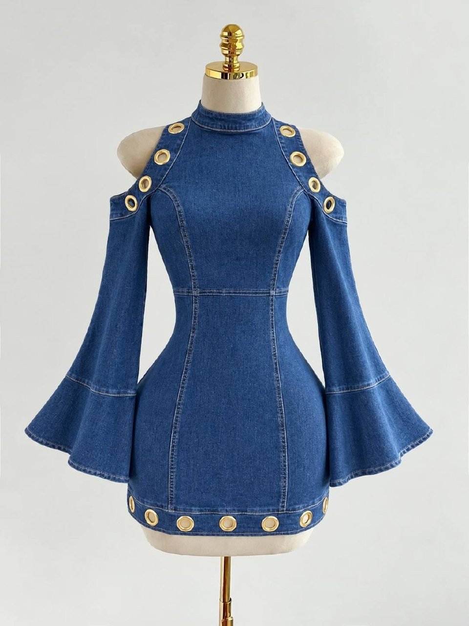 Halka Detaylı Omuz Dekolteli Mini Denim Elbise