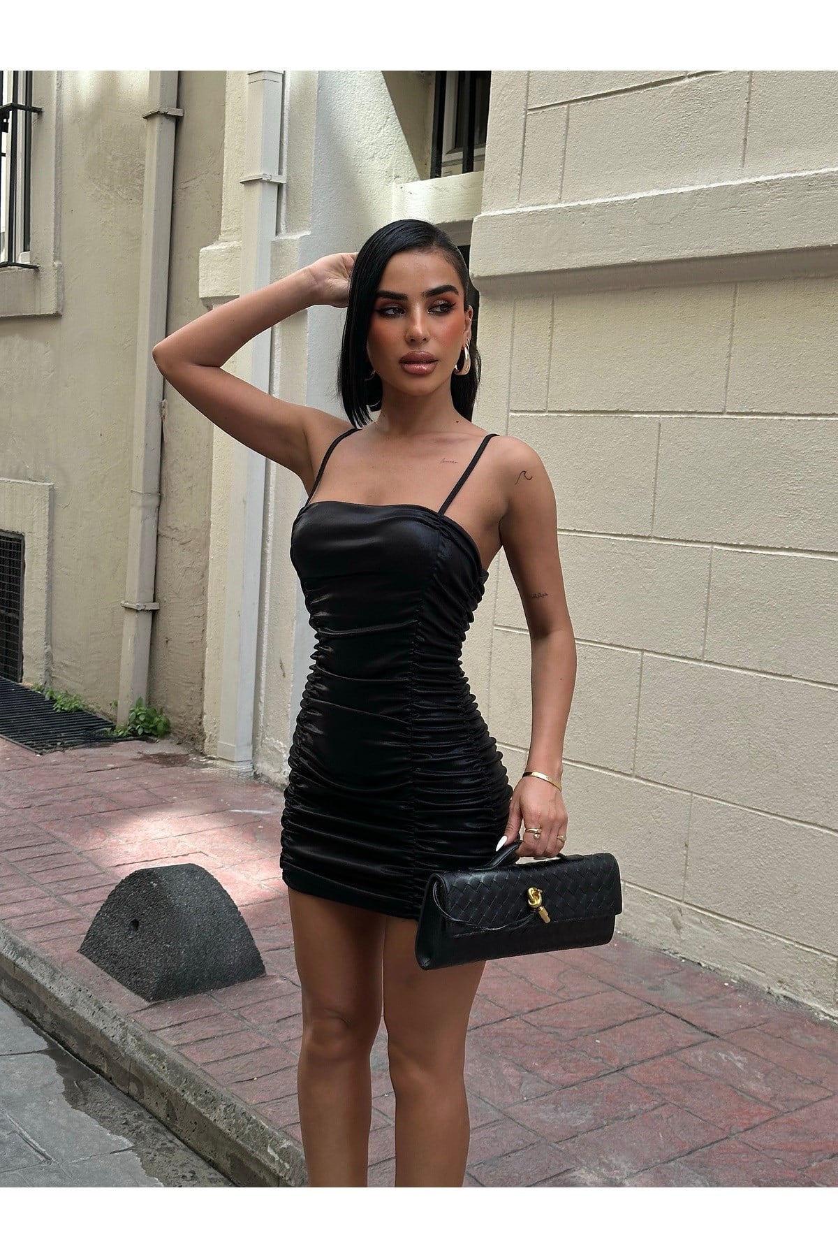 Kadın Büzgülü Parlak Mini Elbise
