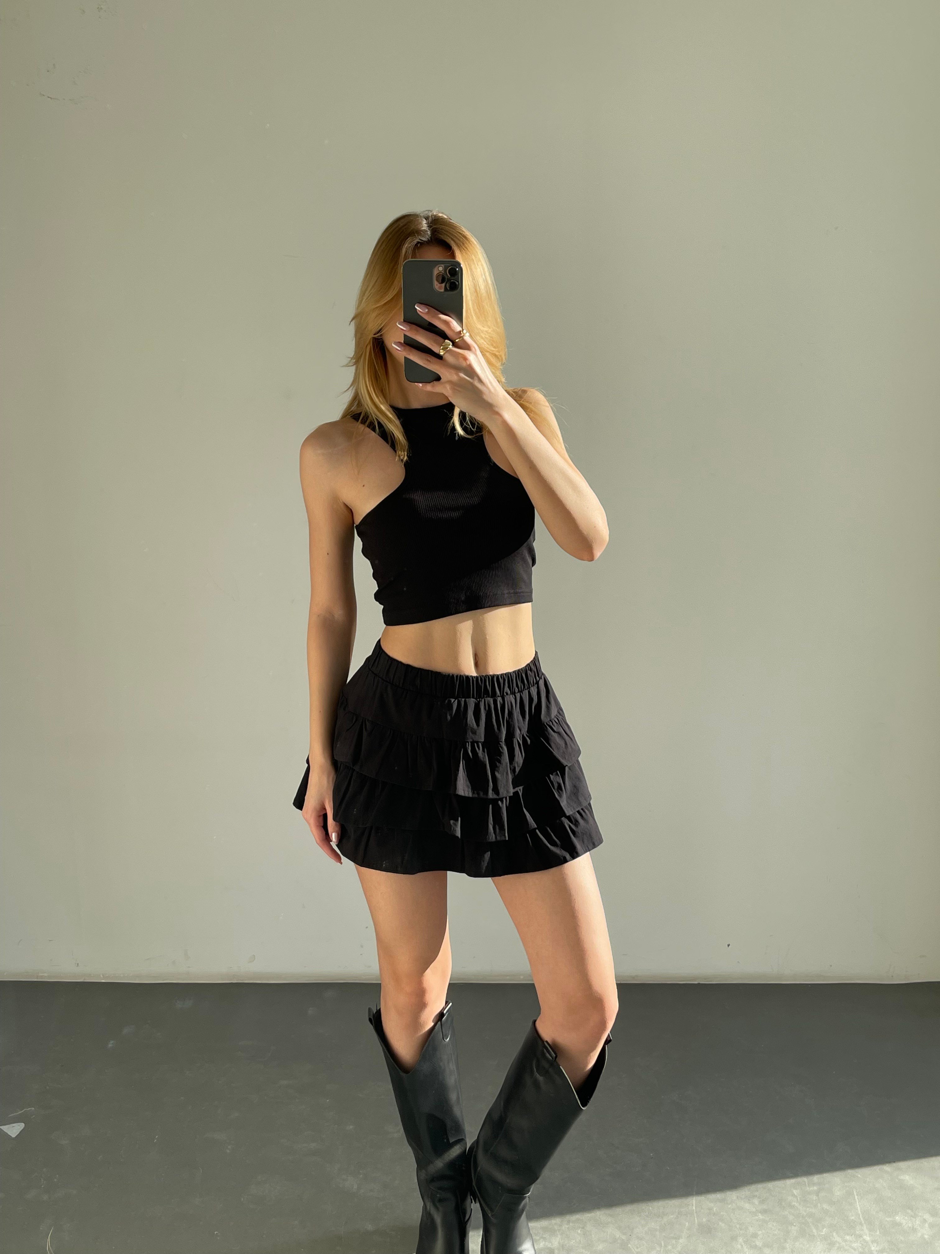 Kadın İçi Şortlu Fırfırlı Mini Etek