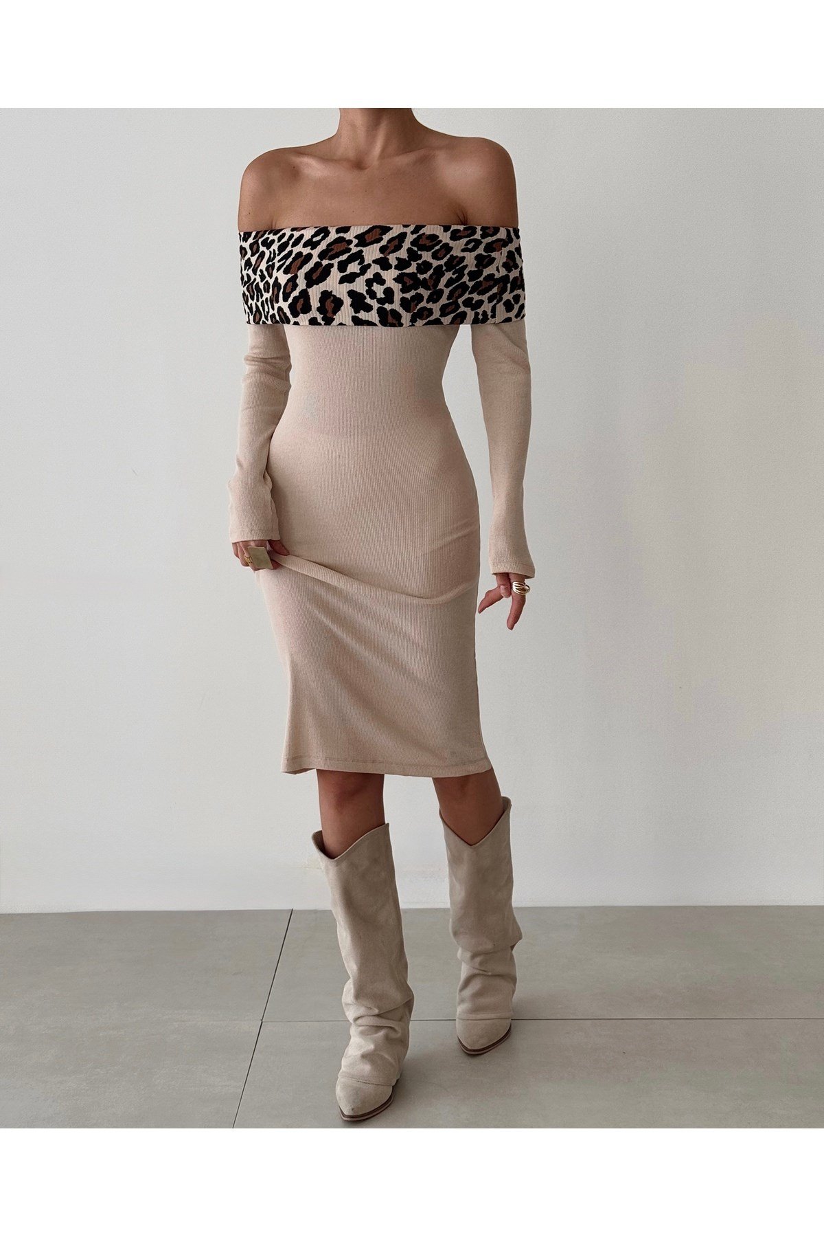 Kadın Leopar Detaylı Madonna Yaka Elbise