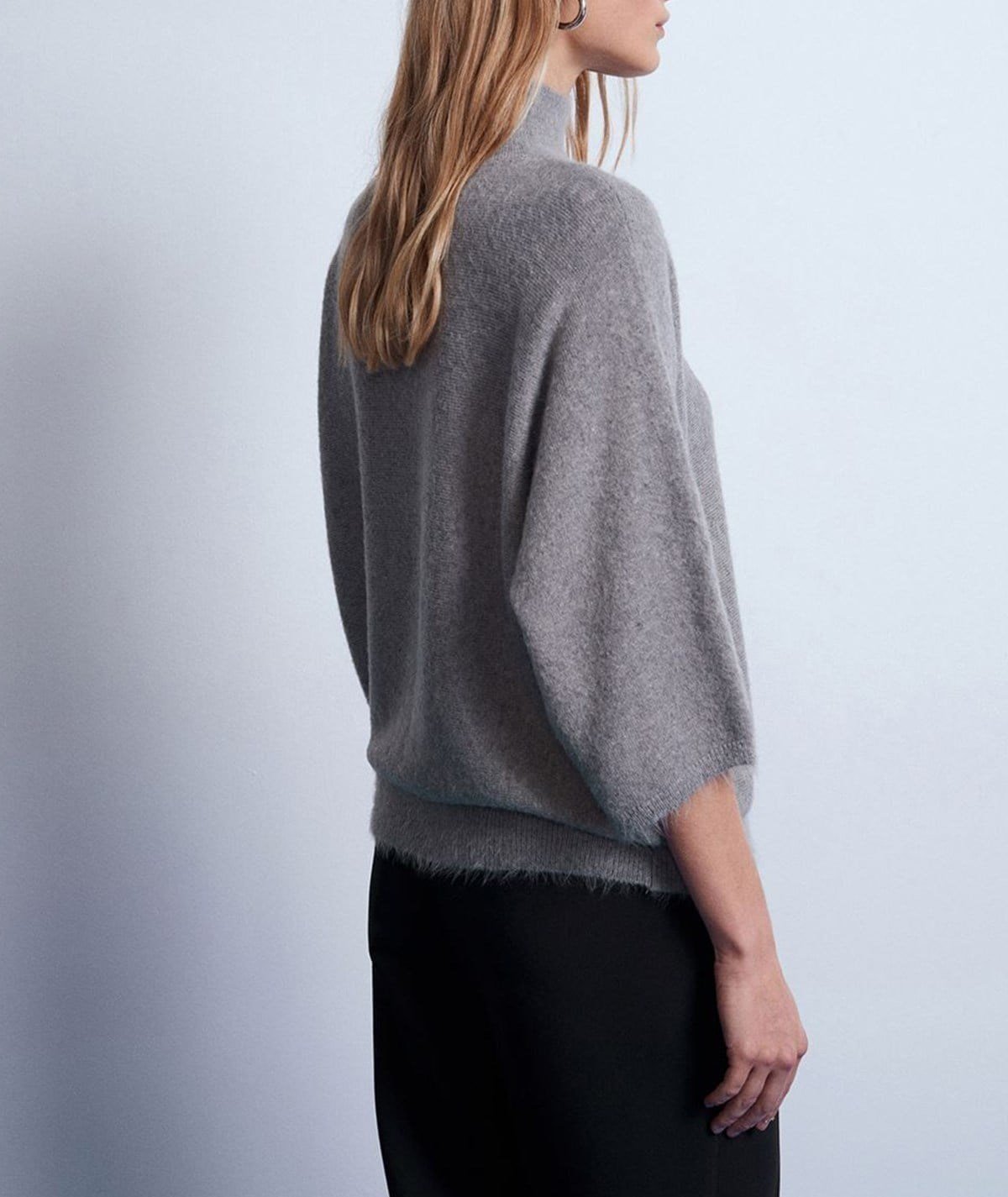Dik Yaka Yumuşak Dokulu Kazak – Gri